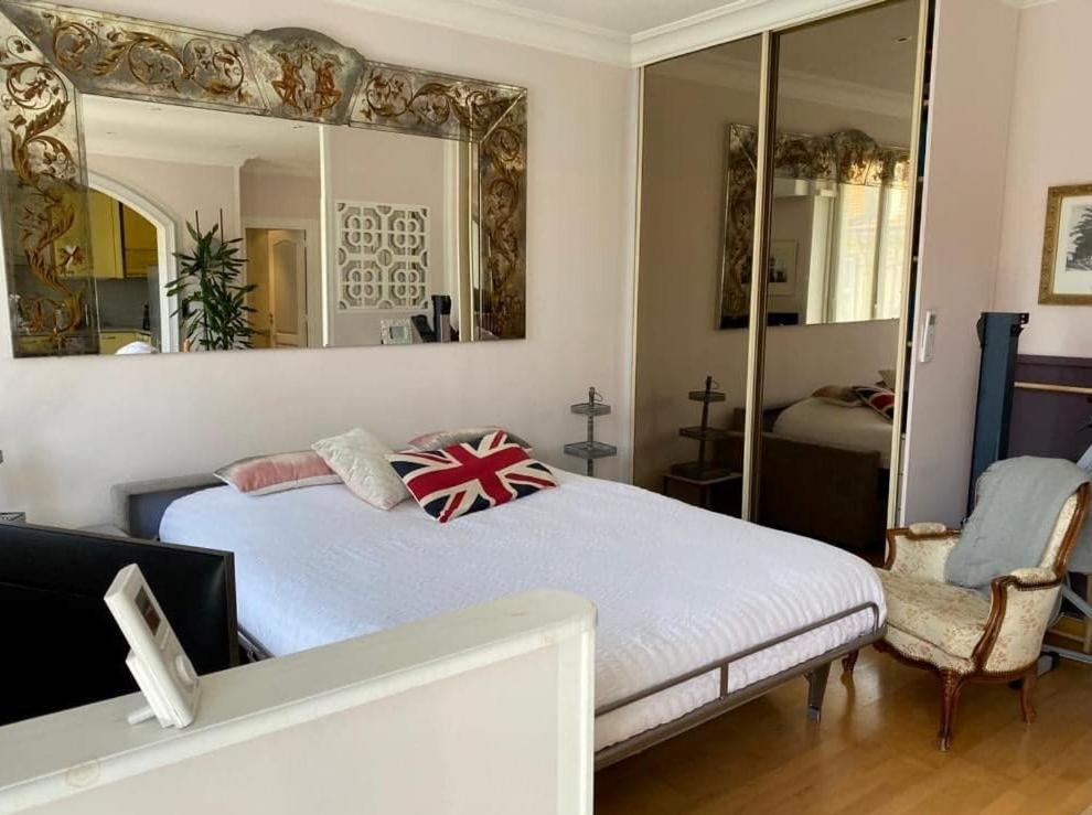 Apartment From 1882, Romantic Flat, In The Golden Square Nice