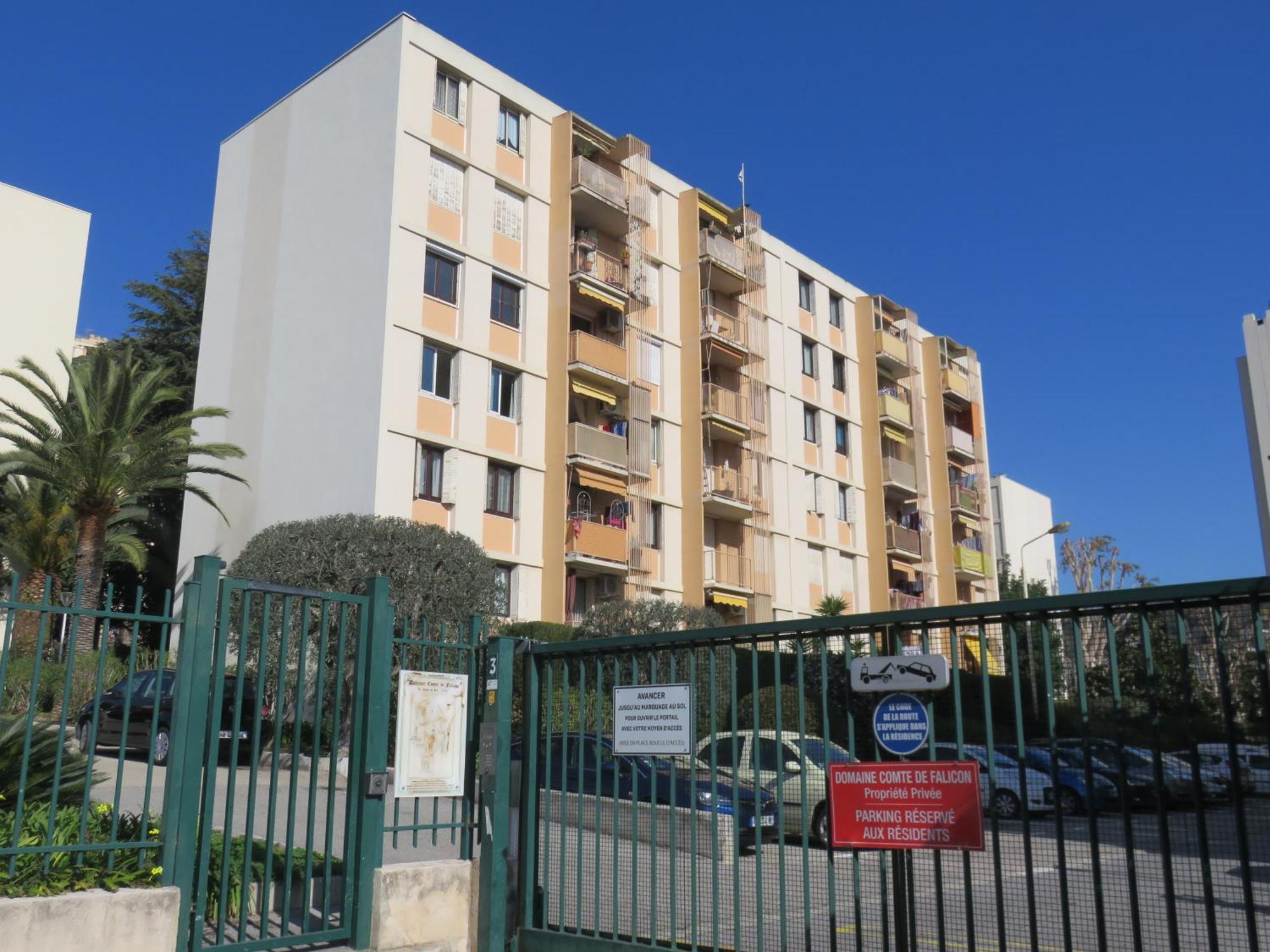 Nord 2 Pieces Calmes,wifi,clim,balcon,parking *