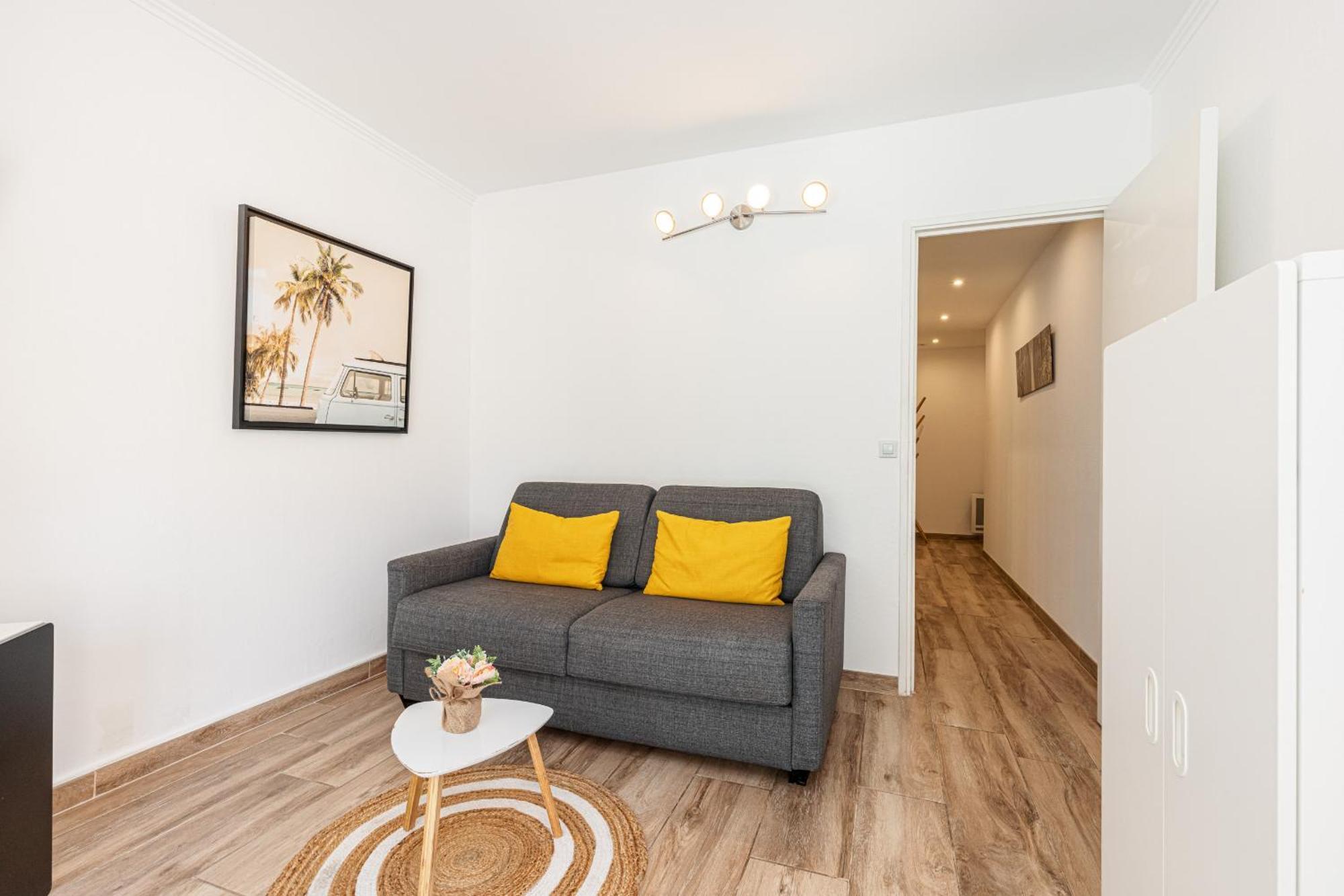 Apartment 1 Bdr Large Terrace