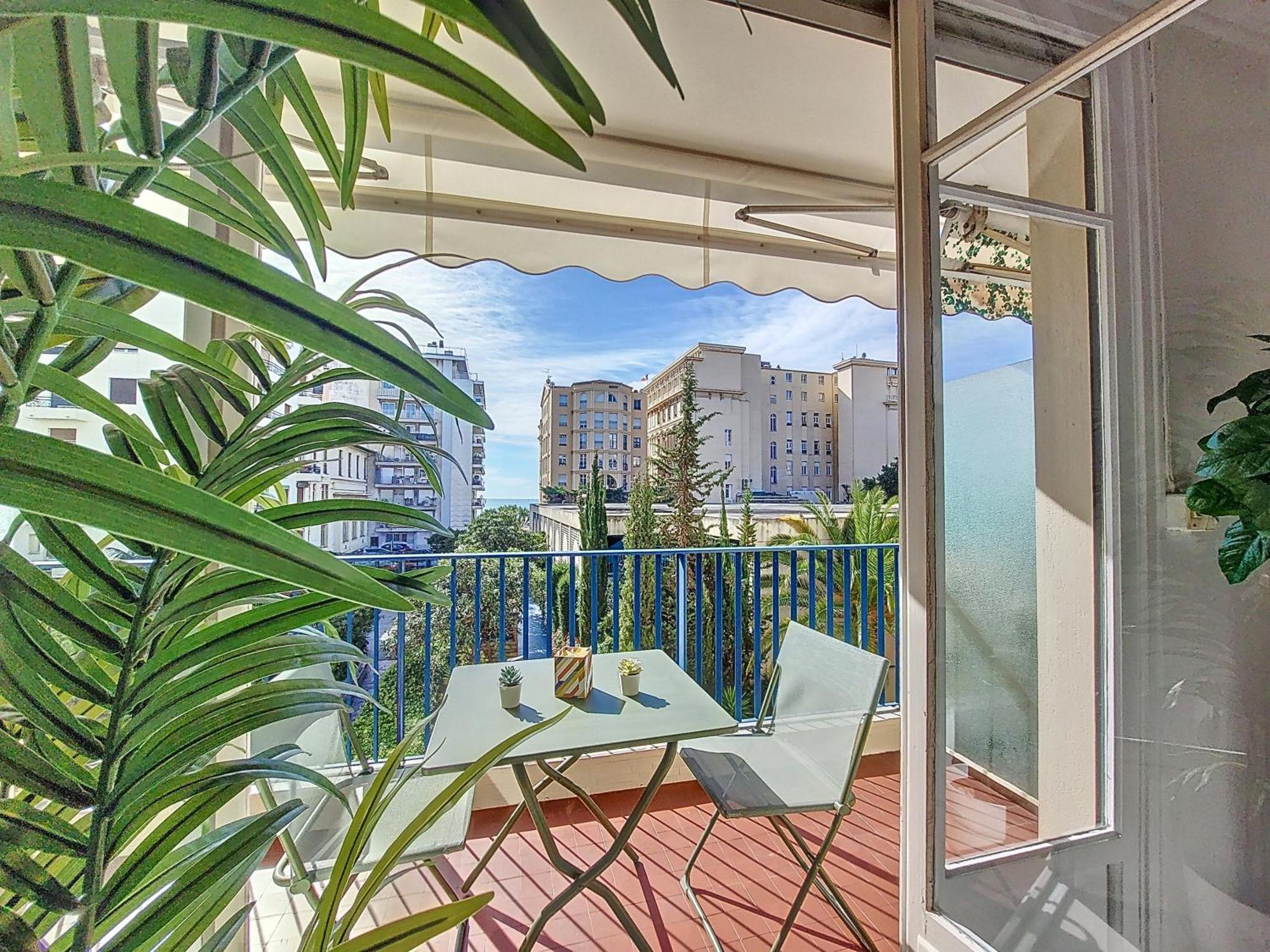 Nestor&jeeves - Riviera - - Very Close Sea Nice