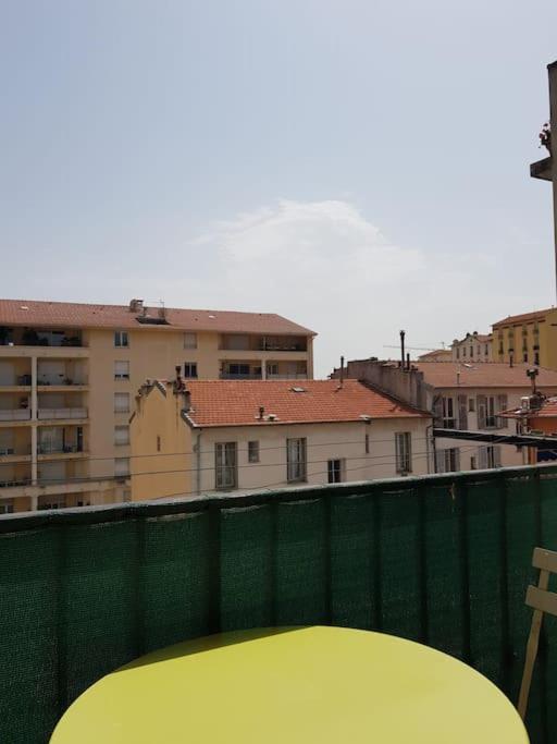 Cosy 3 Pieces Proche