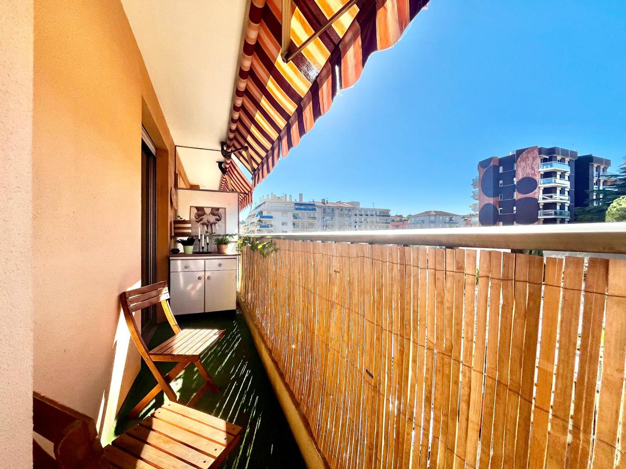 Cosy, 1 Bedroom Near Port Apartment