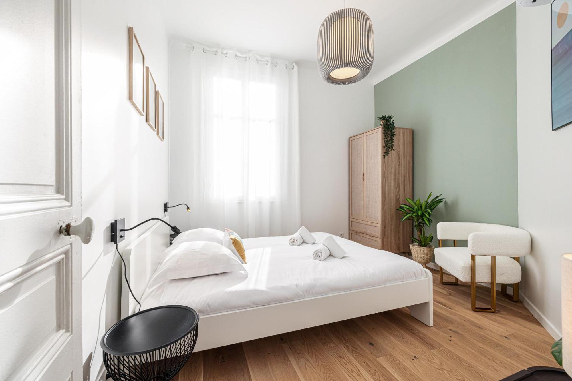 Lovely 2 Bdr Harbor Apartment *