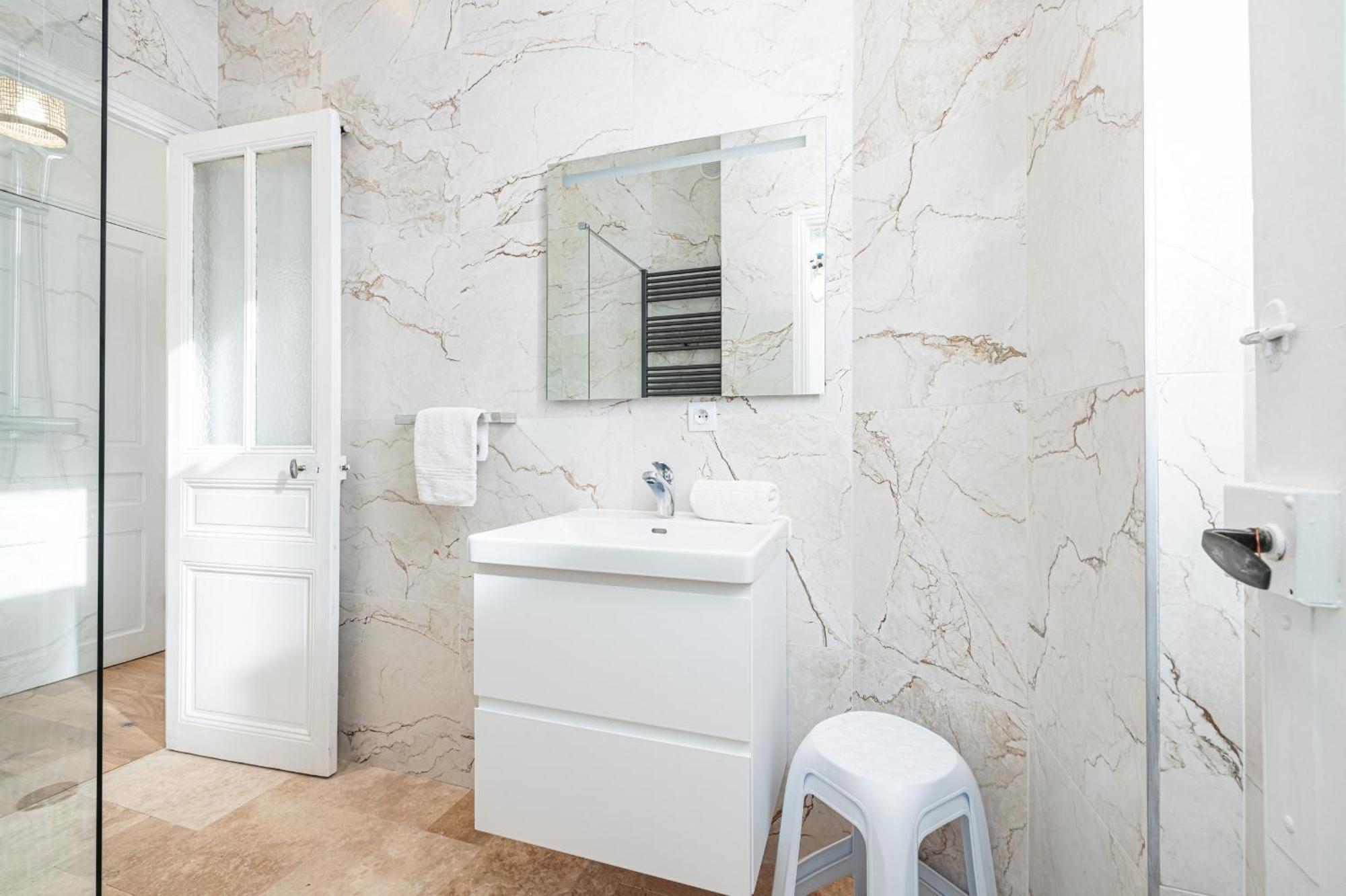 Lovely 2 Bdr Harbor Apartment Nice