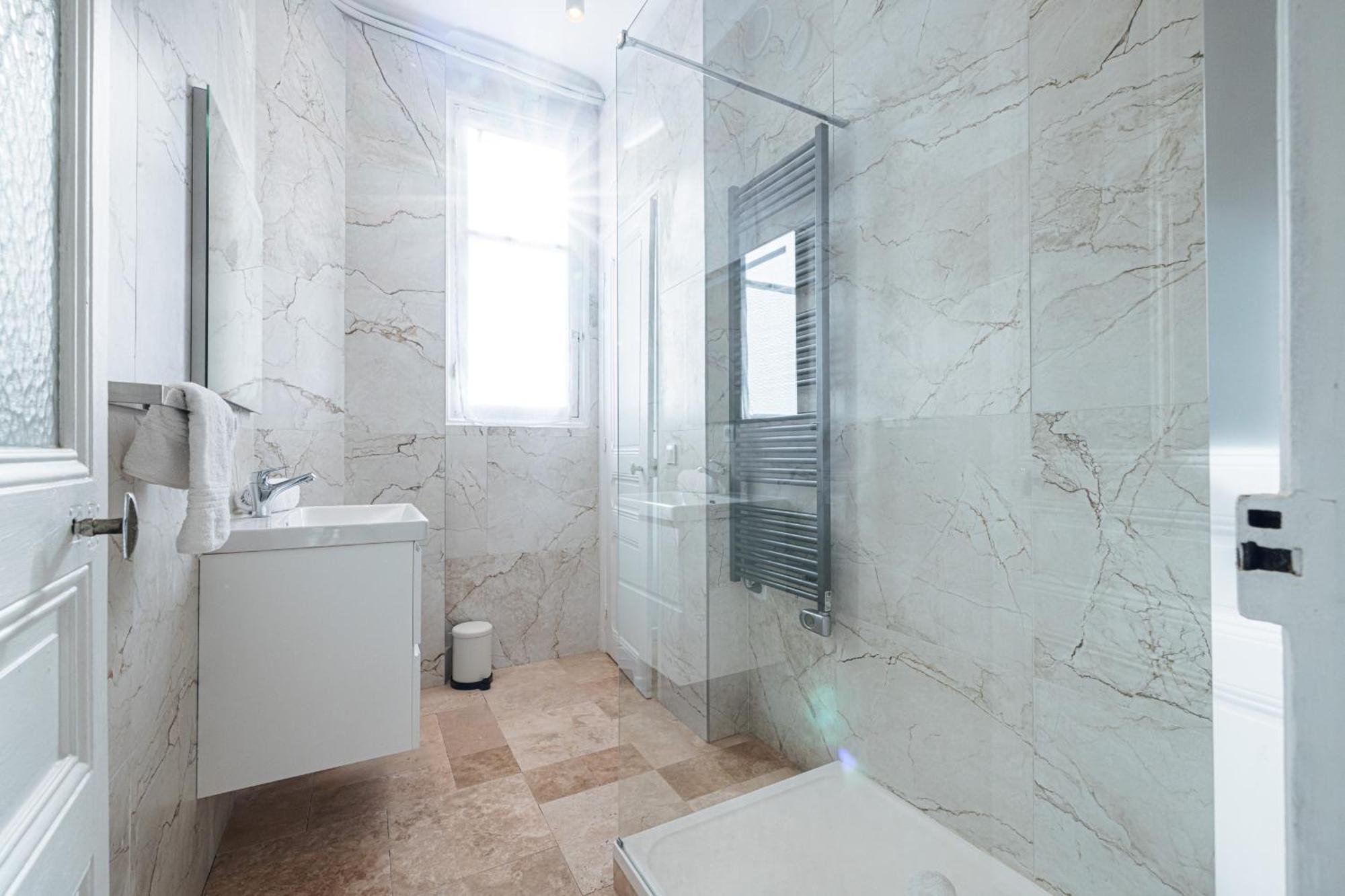 Lovely 2 Bdr Harbor Nice