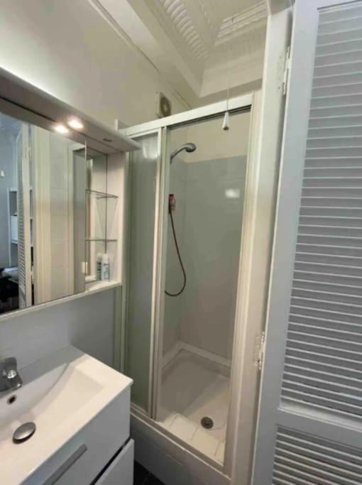 Apartment Charmant Studio Ideal Gare Centre Nice