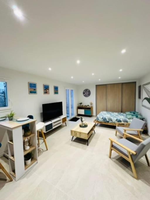 Apartment Joli Dans Nicoise Sur Les Collines Nice