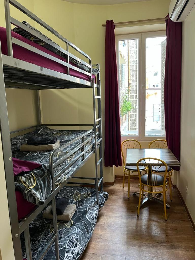 Lyonnais Hostel