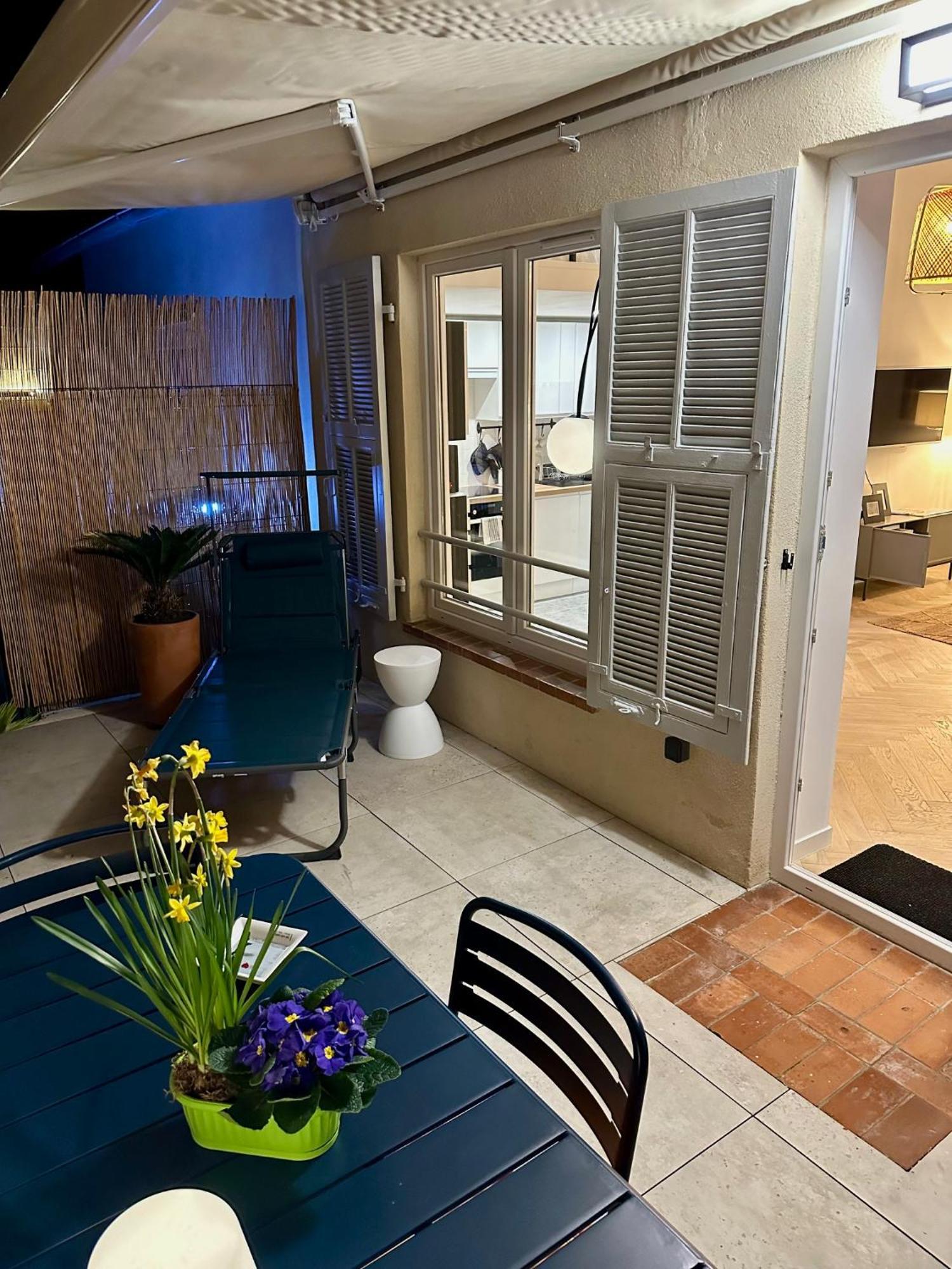 Charming House, Large Private Terrace, Air Conditioning - 