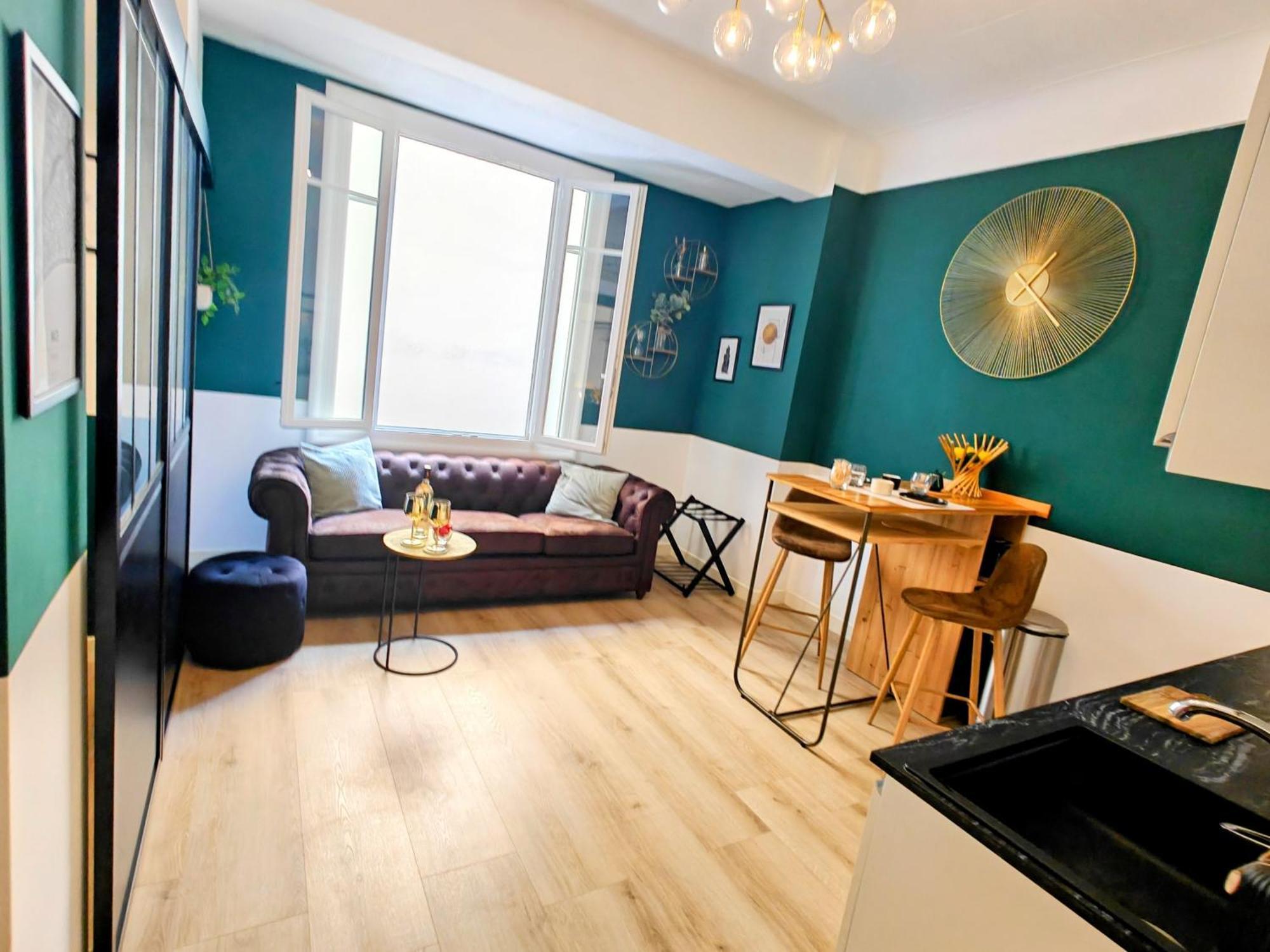 Superb Suite, * Nice