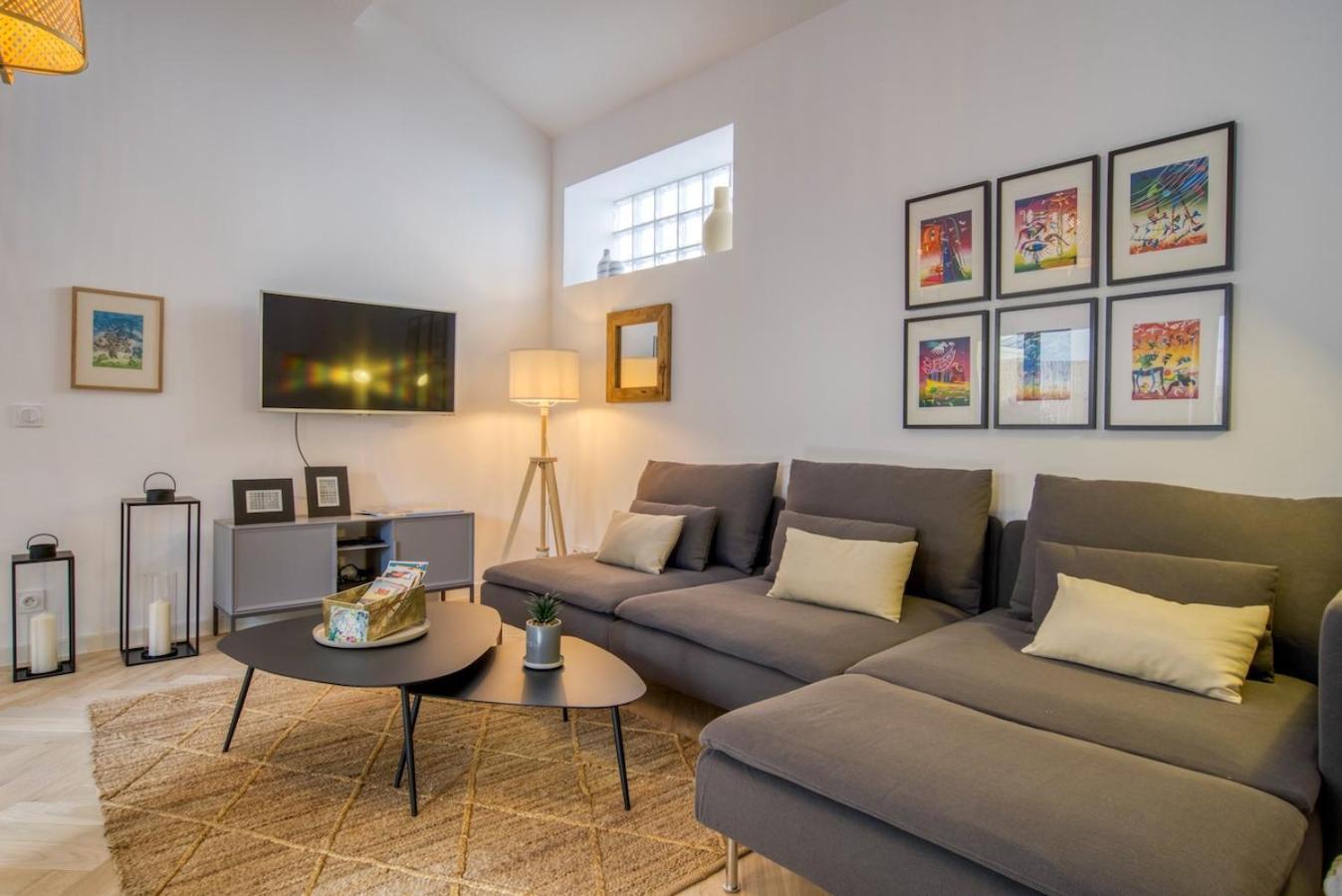 Charming House, Large Private Terrace, Air Conditioning - 