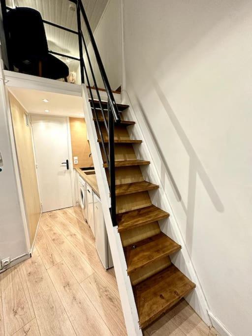 La Taniere Du Bois Flotte Apartment