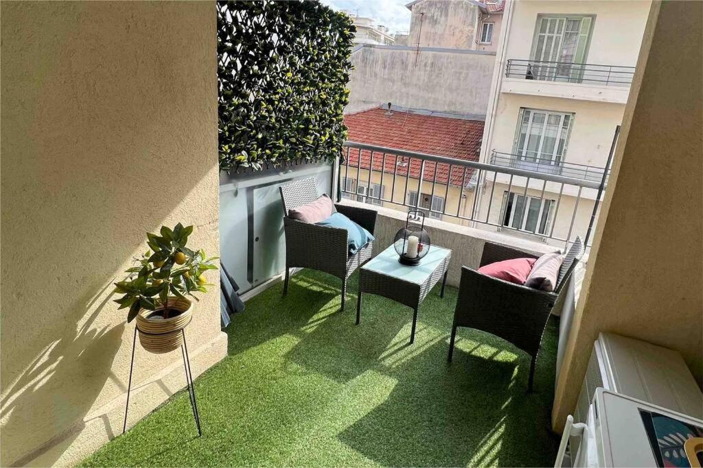 Bottero-joli Avec Terrasse 5 Mins De La * Nice