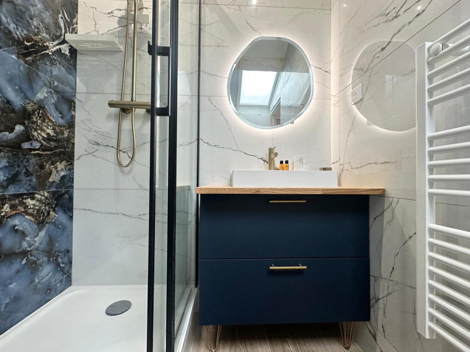 Apartment Elegant Mansarde-place Du Pin Nice