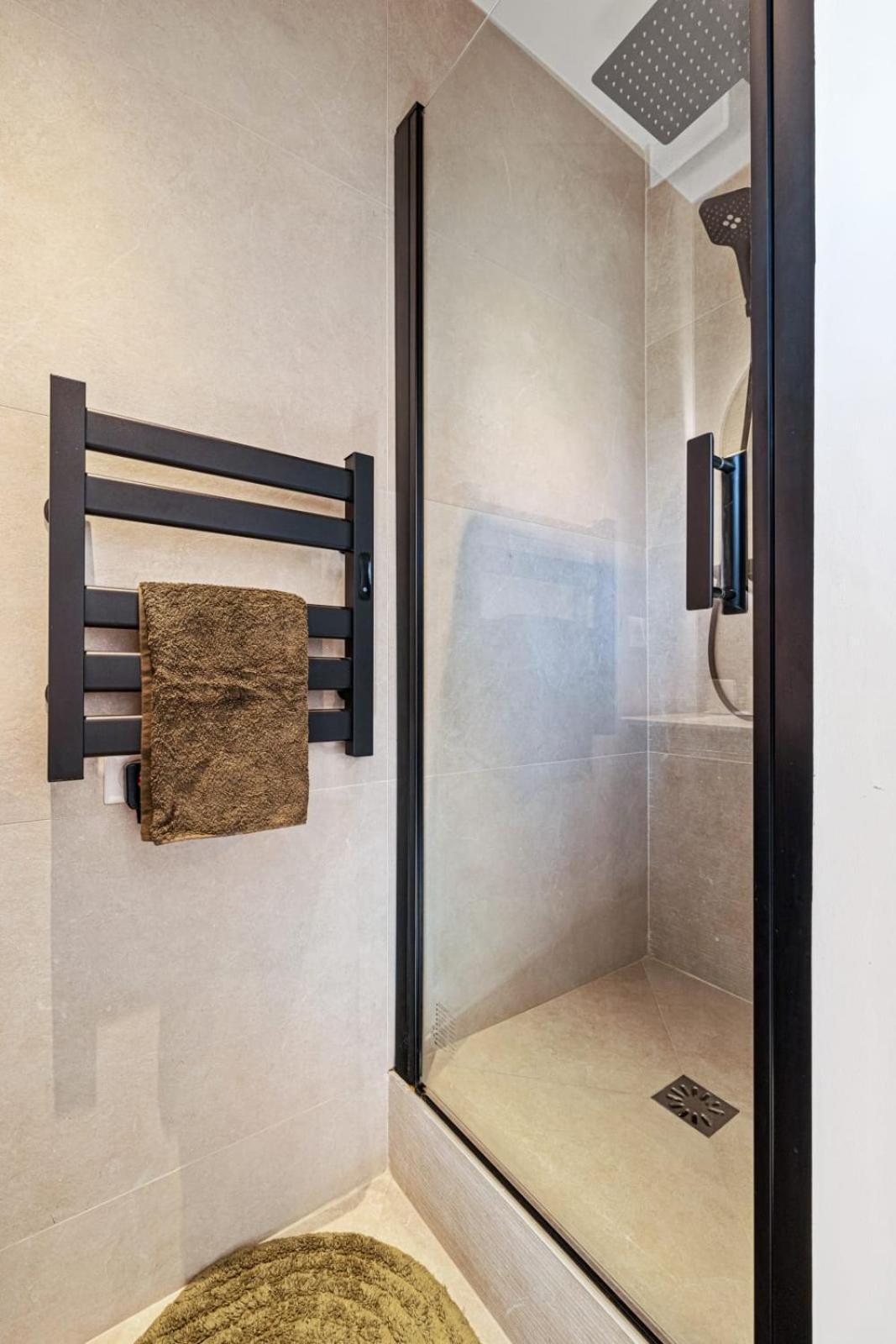 Loulib I Electio Apartment *