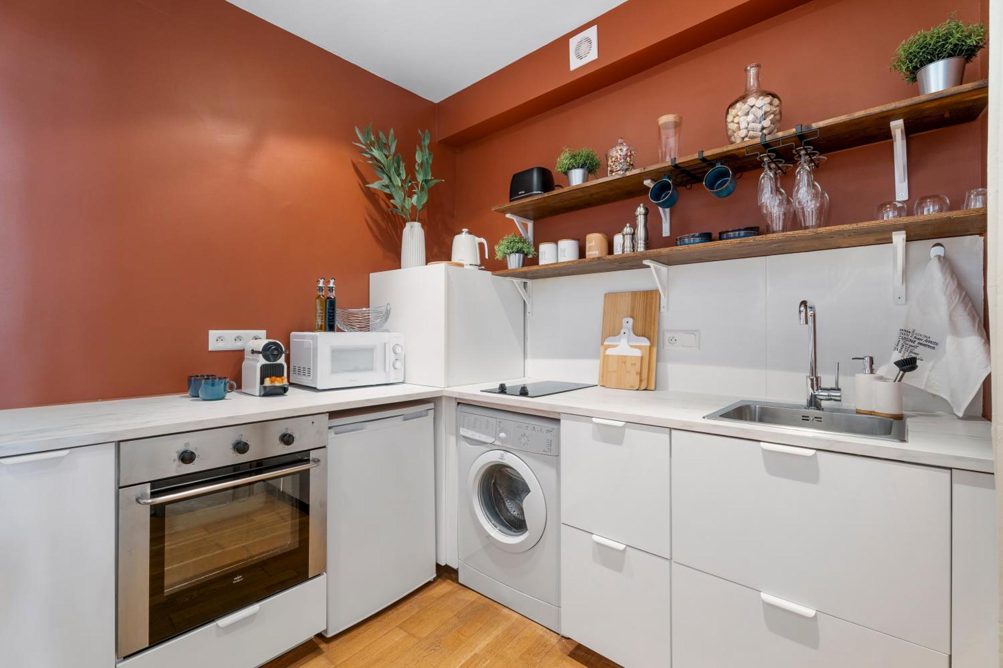 Apartment Renting - 9b Massena - Chic Escape In The Heart Of Comfort & Charm ! Nice