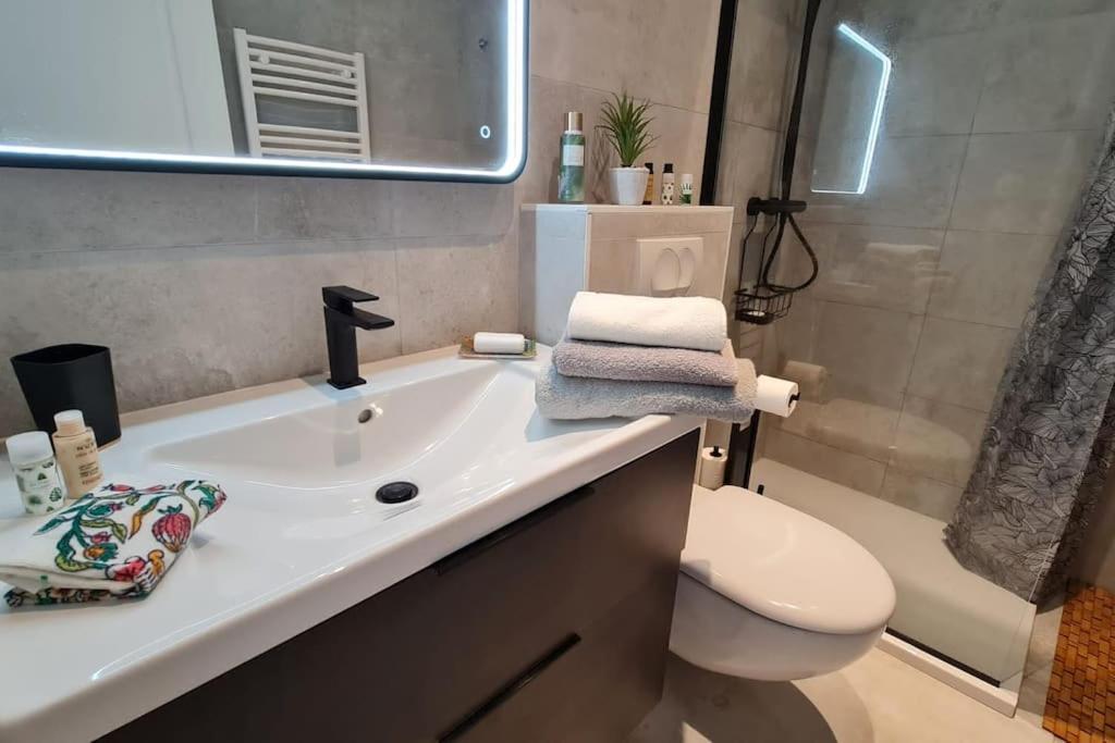 Jean Jaures - Vieux Superbe T2 Ensoleille Avec Grand Balcon Apartment Nice