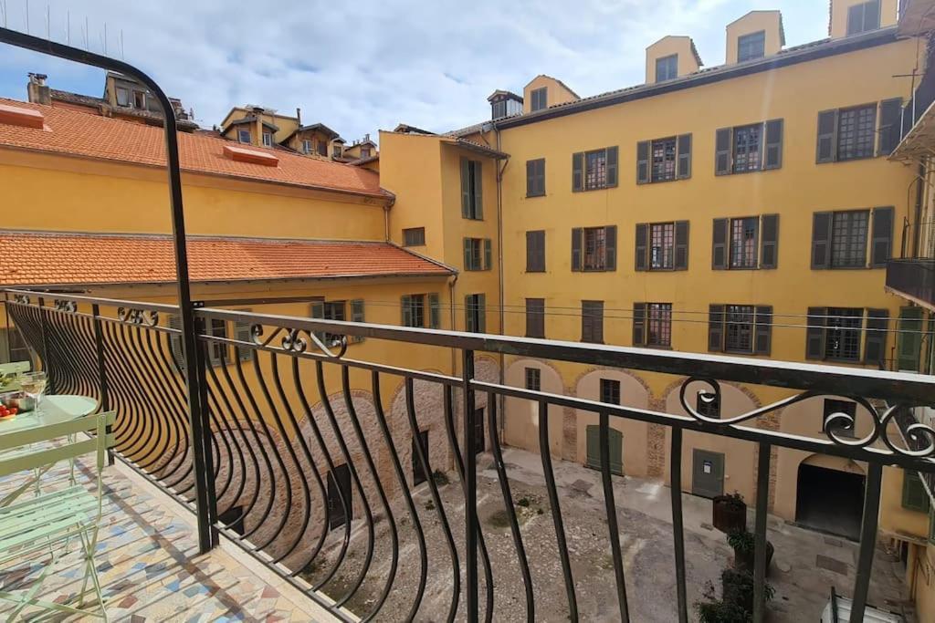 Jean Jaures - Vieux Superbe T2 Ensoleille Avec Grand Balcon *