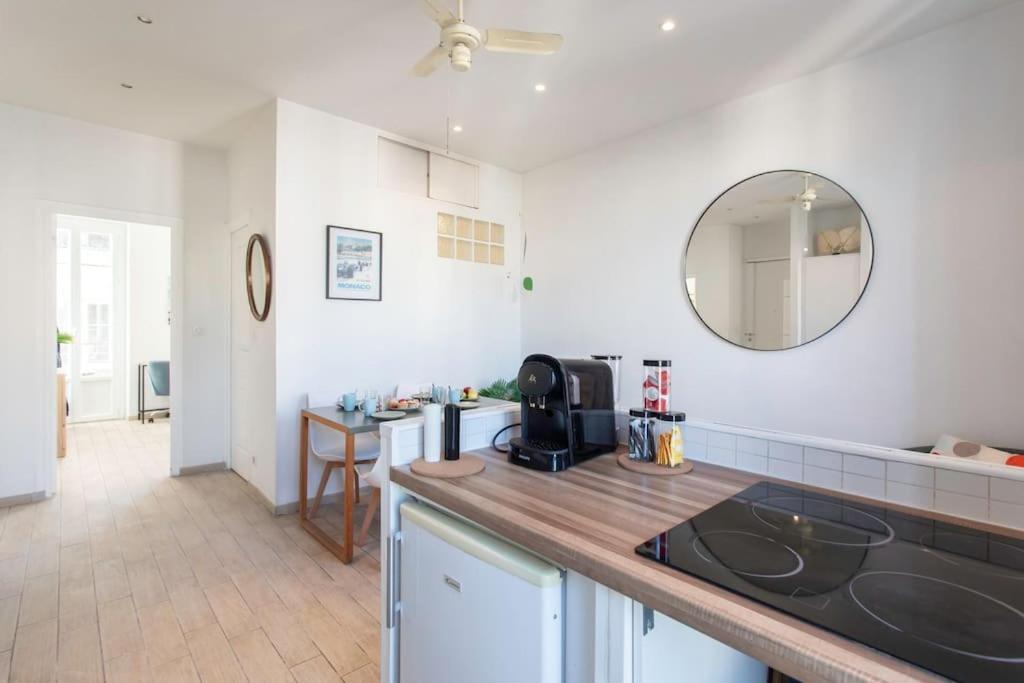 #21 2 Bdr Balconies 10 Mins Walk To Sea 5mins To Tram Apartment *