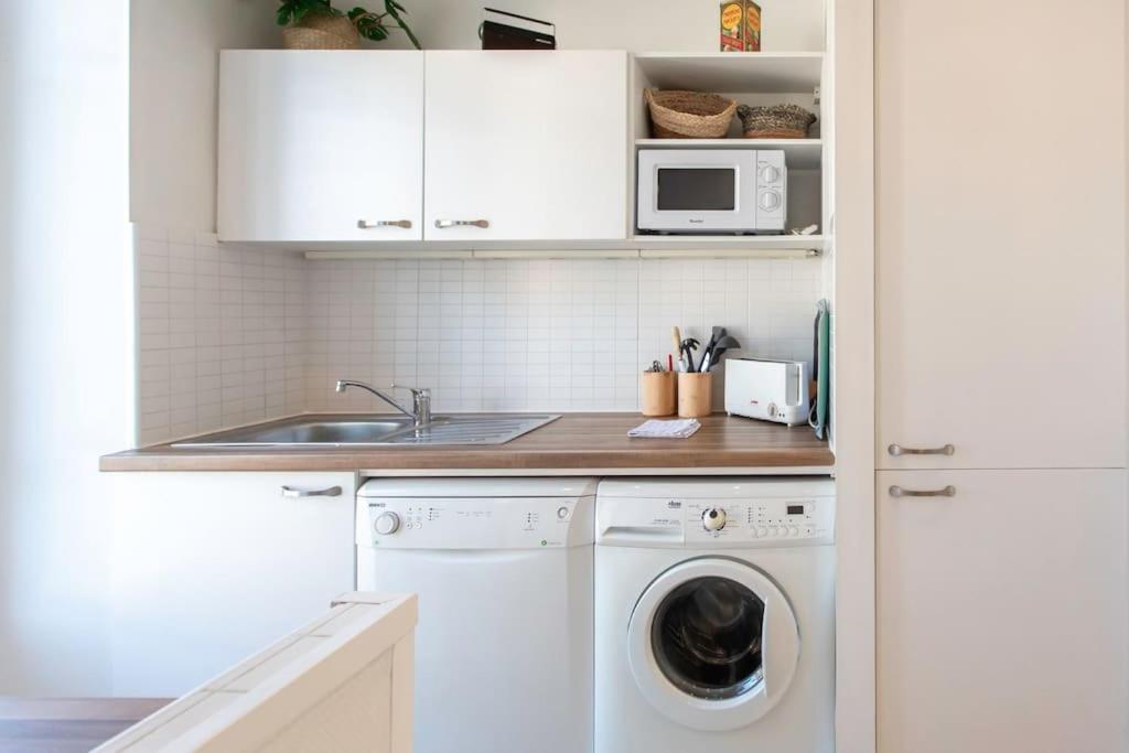 Apartment #21 Staywiz Us -2 Bdr Balconies 10 Mins Walk To Sea 5mins To Tram Nice