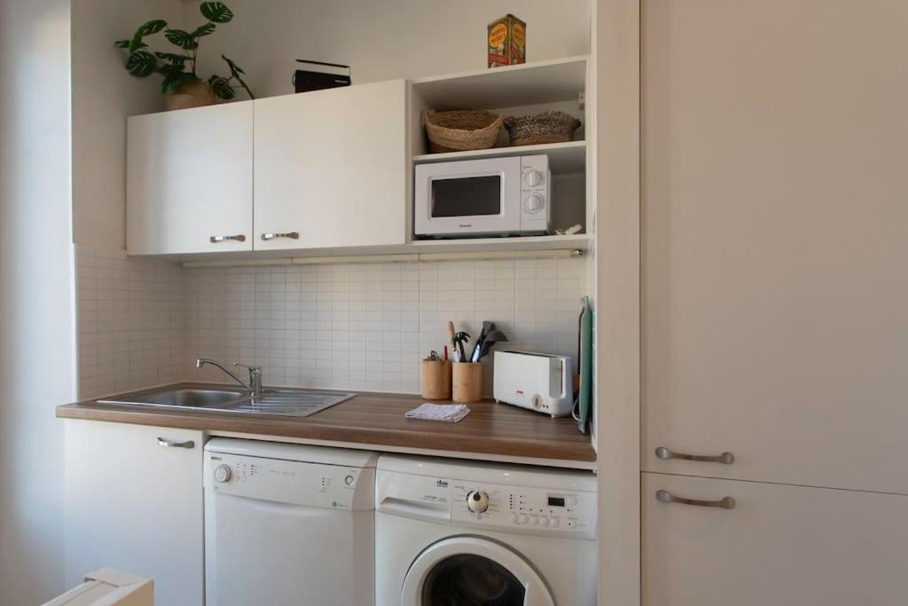 #21 2 Bdr Balconies 10 Mins Walk To Sea 5mins To Tram Nice