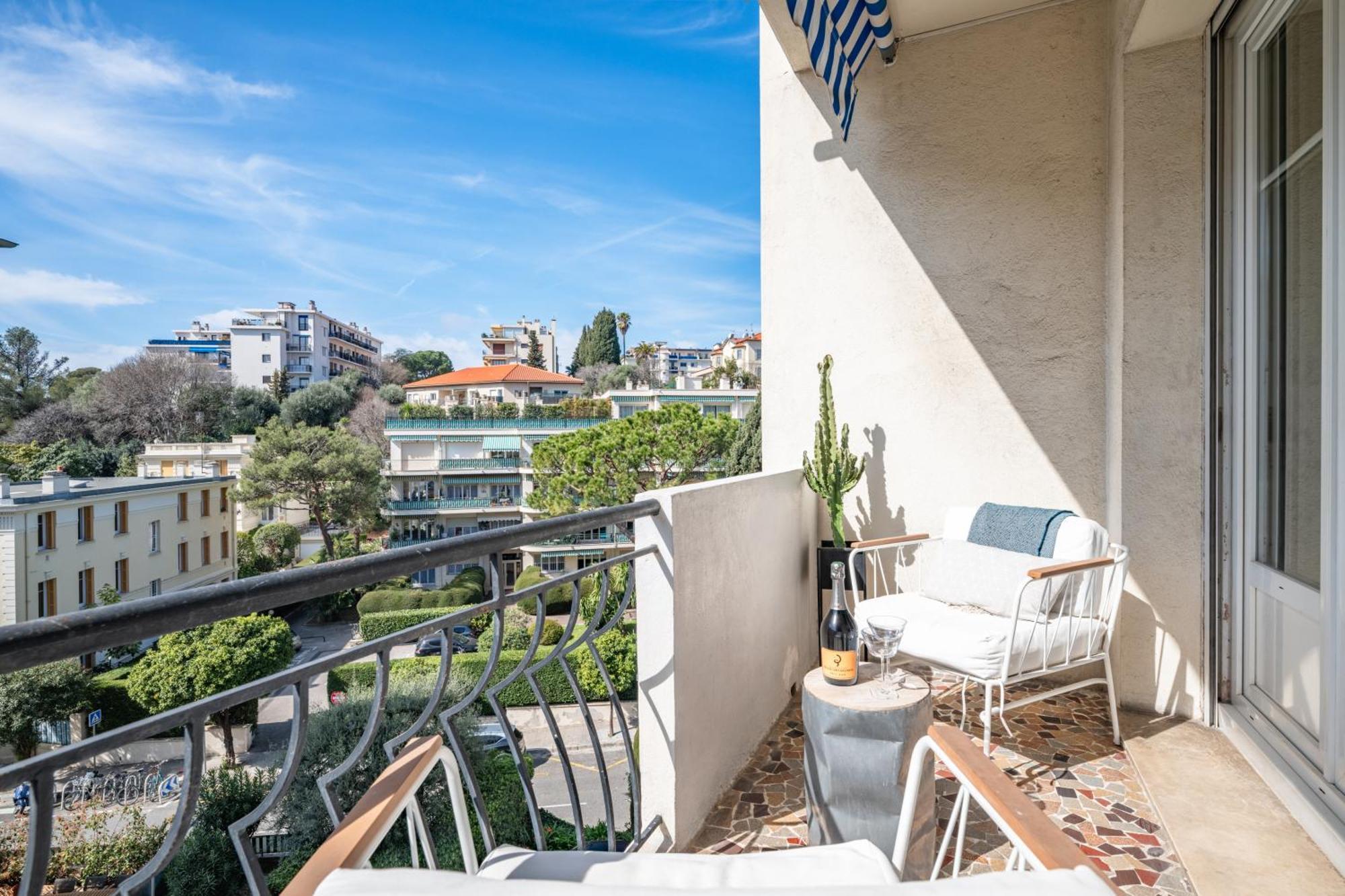 Appartement Le George V - Art De Vivre A La Nicoise *