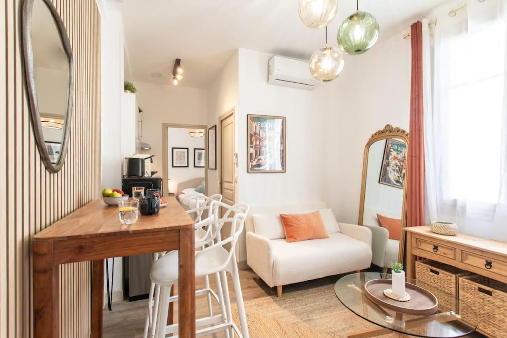 L46 2p Port, 2min Du Cap Et 5 Du Port/ Clim & Wifi Nice