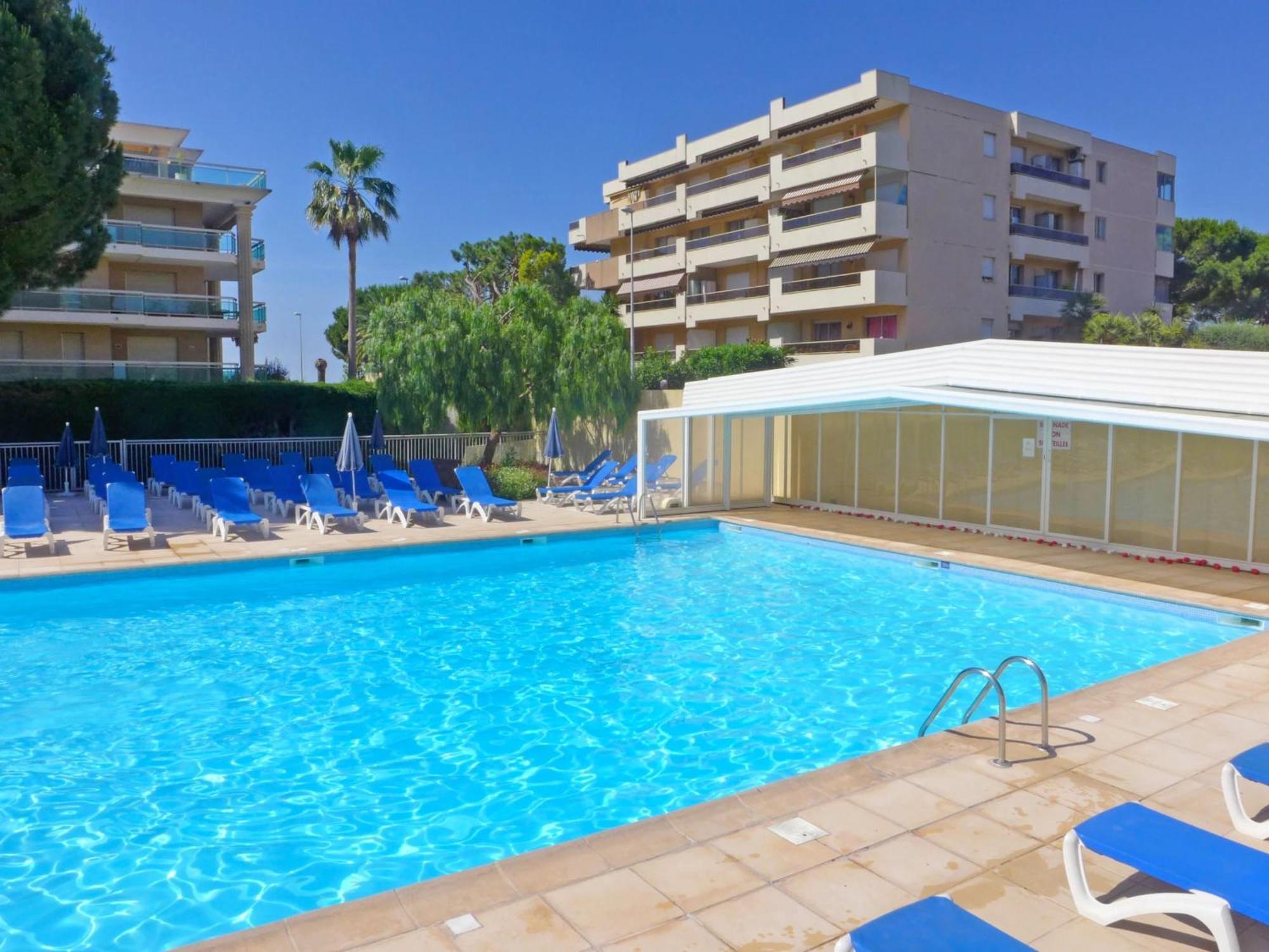 Apartment En Bord De Avec Piscine - Jusqu'a 6 Personnes