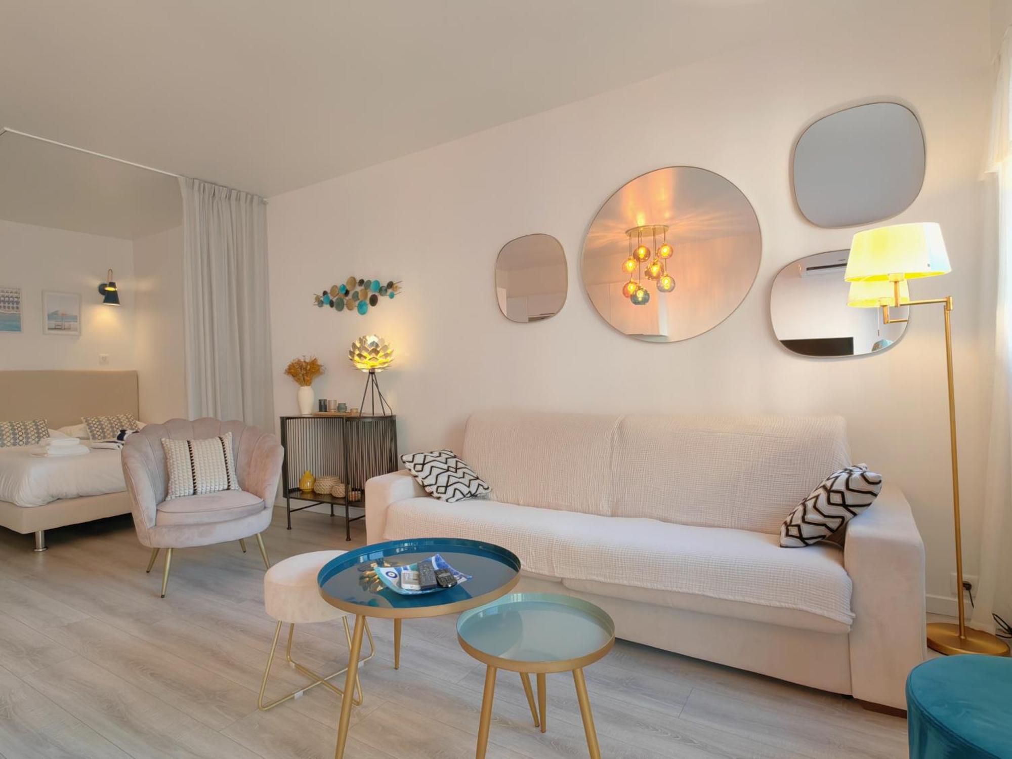 Royal Lux Seaview By Guys