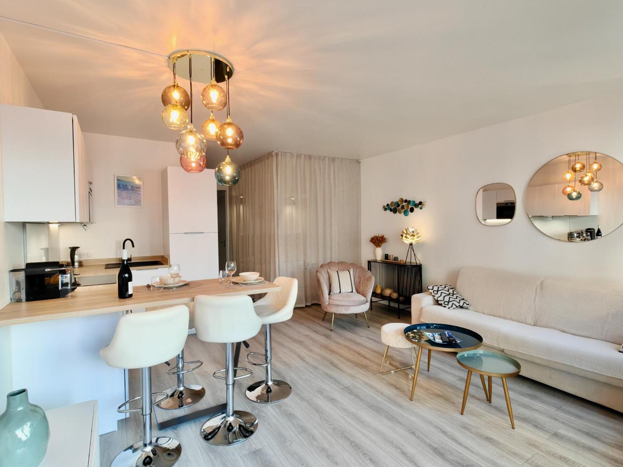 Royal Lux Seaview By Guys Nice