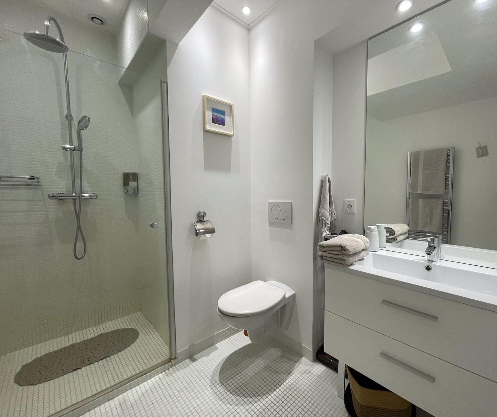 Magenta Mama - Comfort & Charm In Carre D'or - Near Apartment *