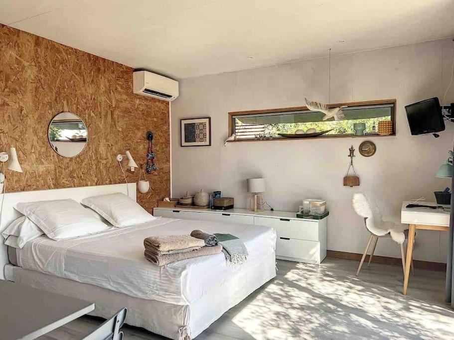 Vue Chic Dans L'olivier, Piscine Apartment