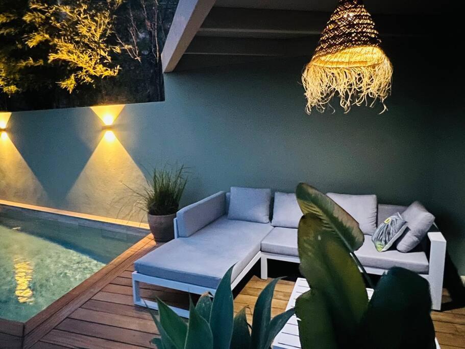Vue Chic Dans L'olivier, Piscine