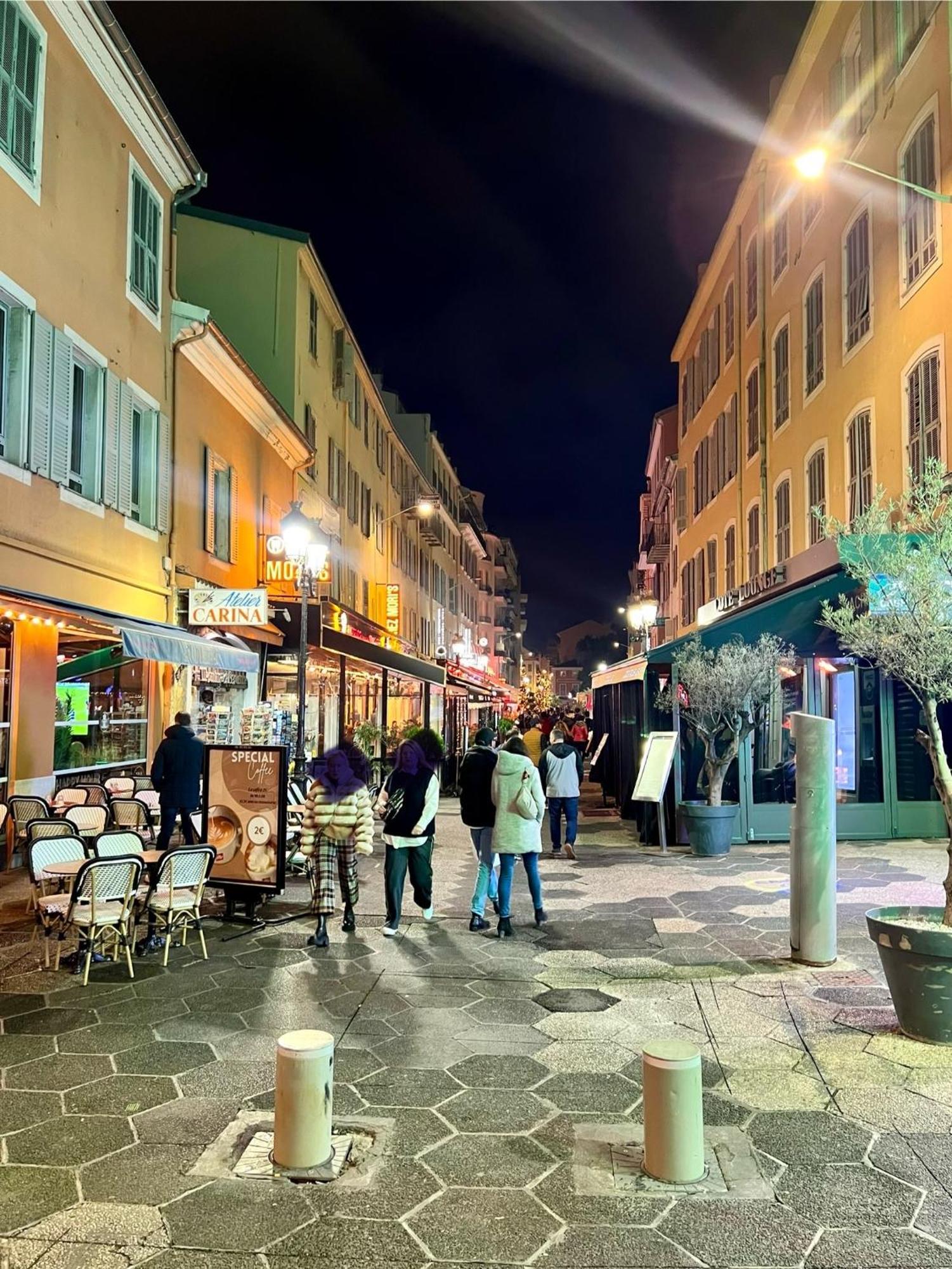 Stunning In The Gold Square Of Nice! *