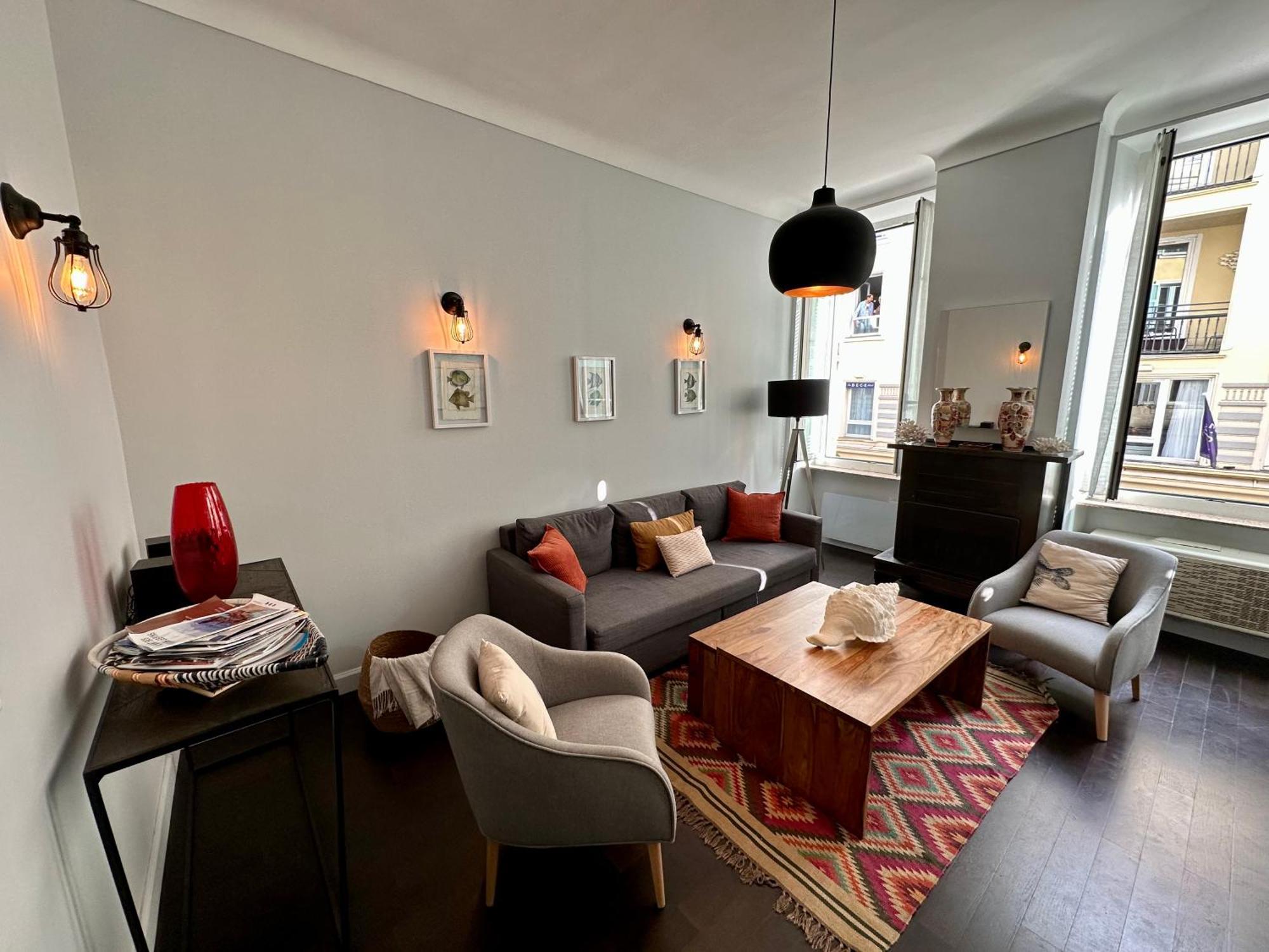 Stunning In The Gold Square Of Nice! *