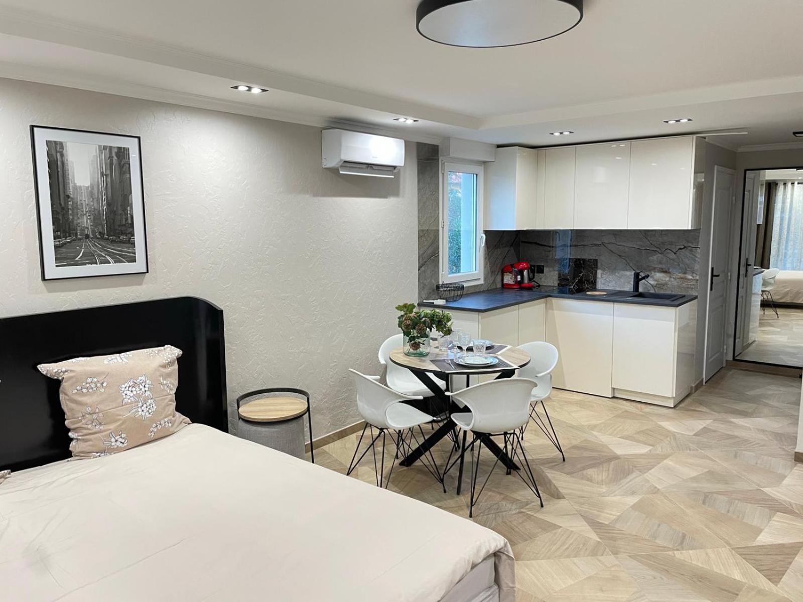 Apartment Sur La Promenade Des Avec Vue Originale A 40 M De La Nice