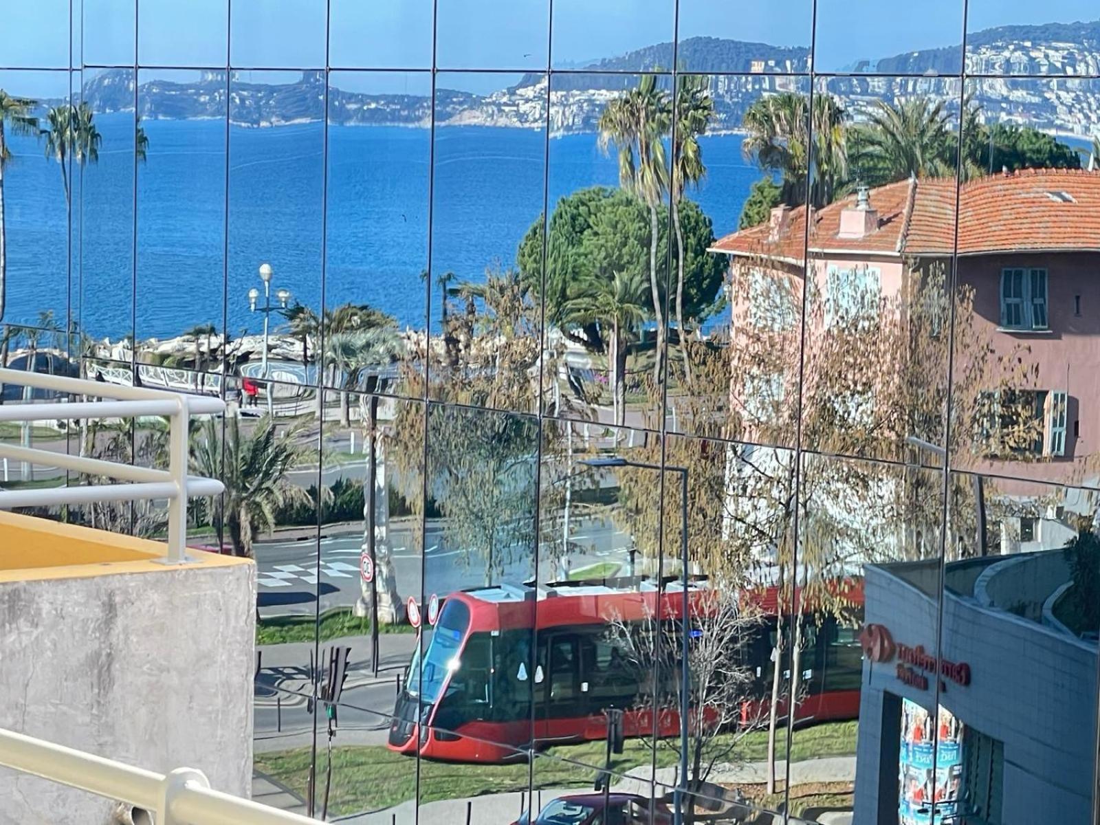 Sur La Promenade Des Avec Vue Originale A 40 M De La Apartment *