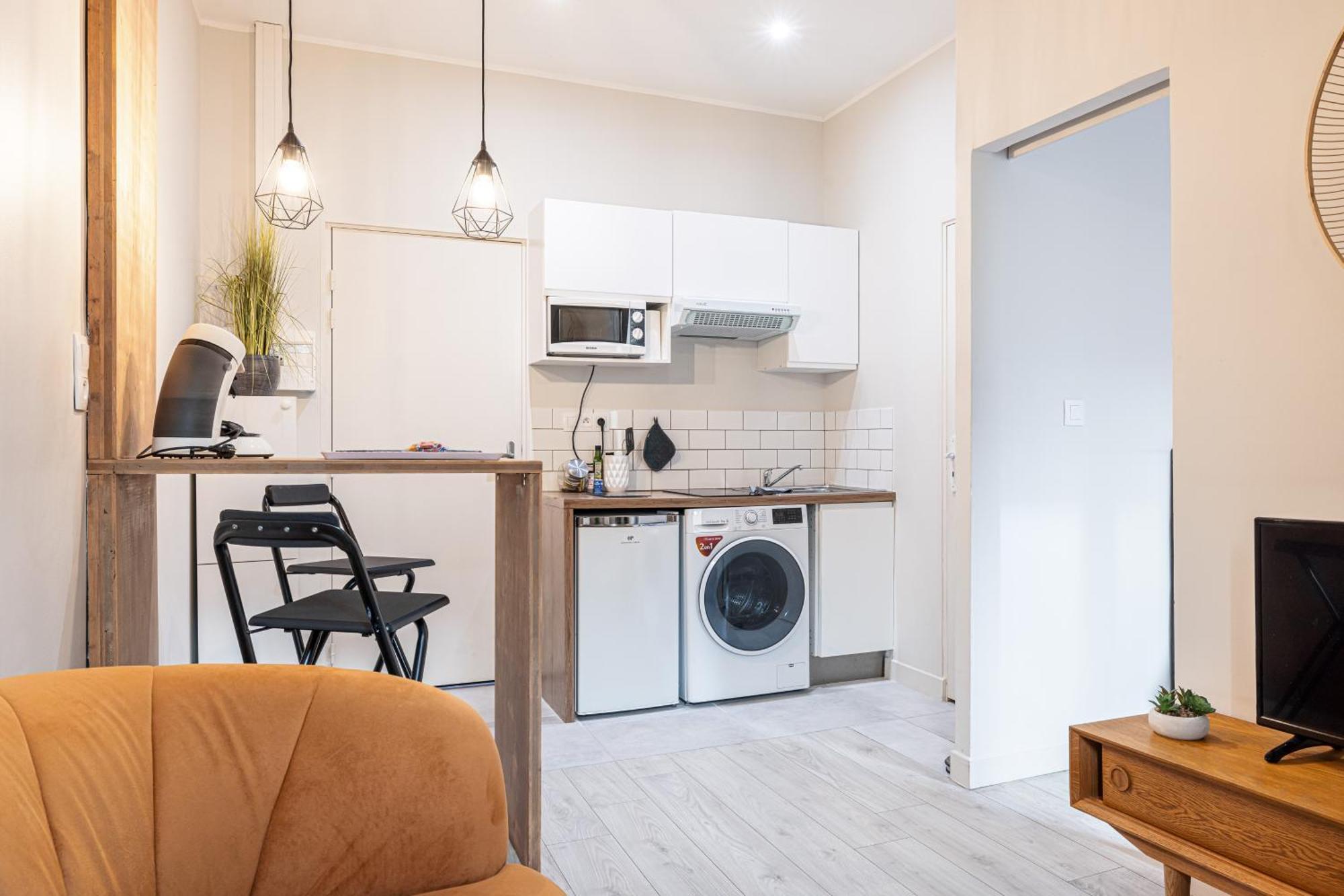 Le Petit Jean- Pres Gare Et Tram - Supermarches - Wifi - Apartment
