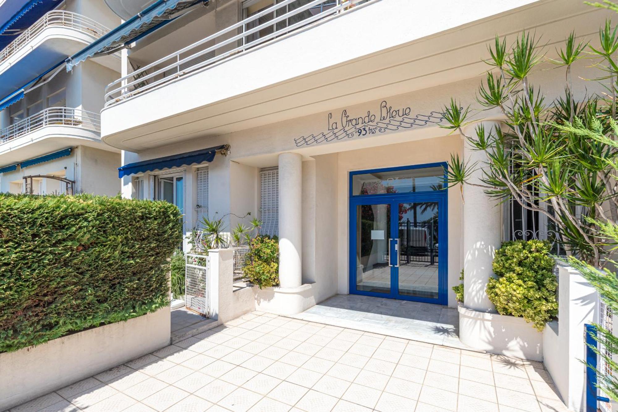 Promenade Des 2 Bdr Large Terrace