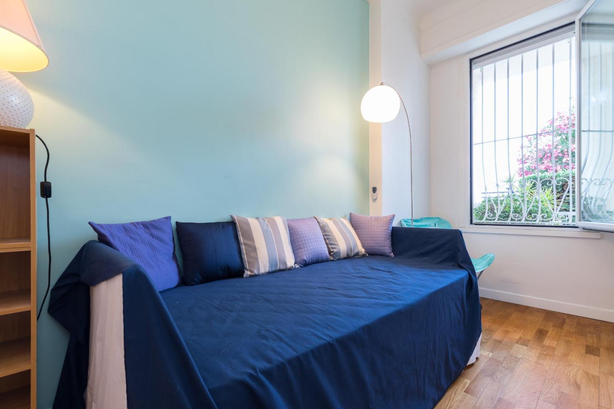 Promenade Des 2 Bdr Large Terrace Apartment *