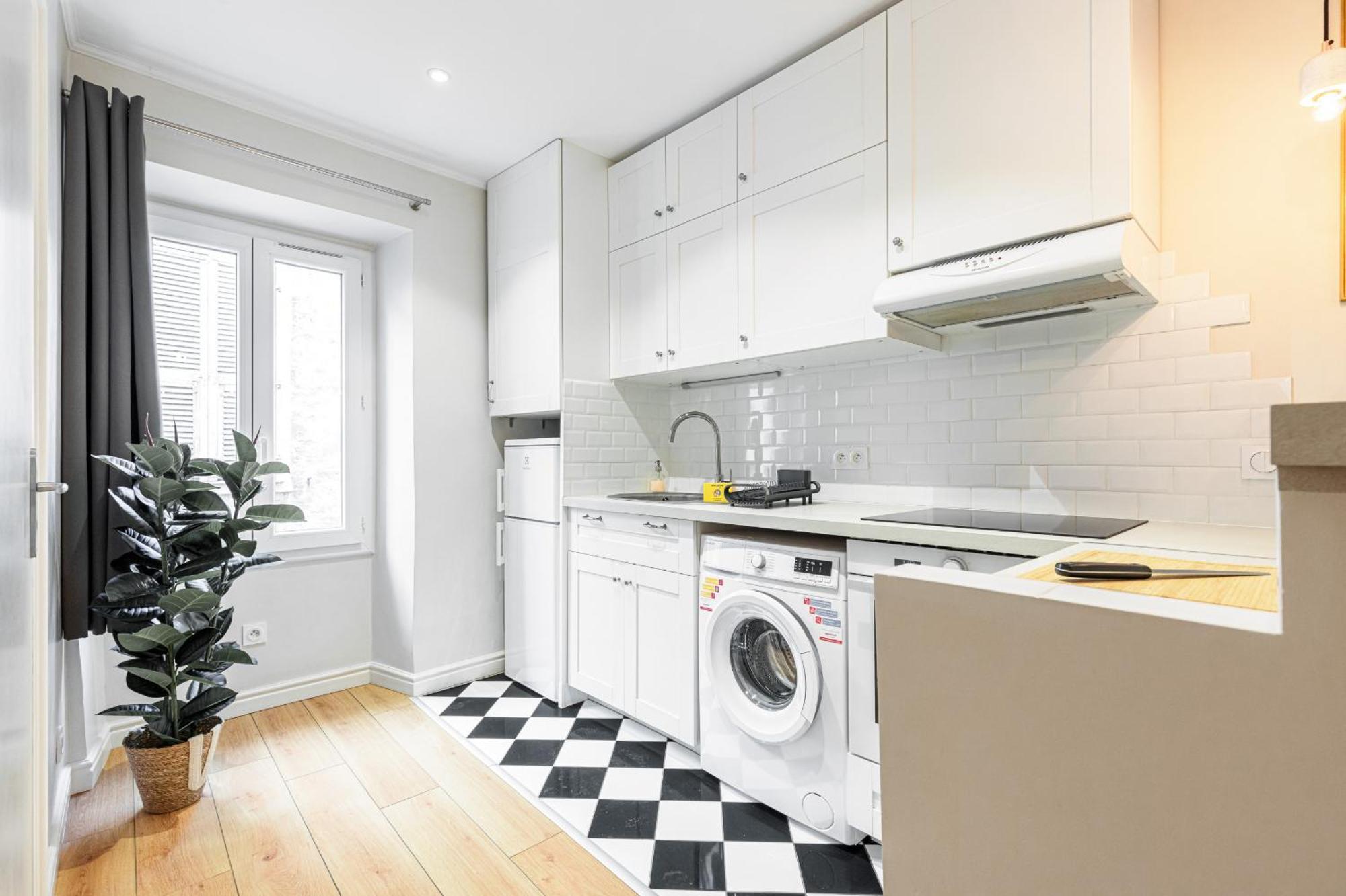 Lovely 1 Bdr Port Area * Nice