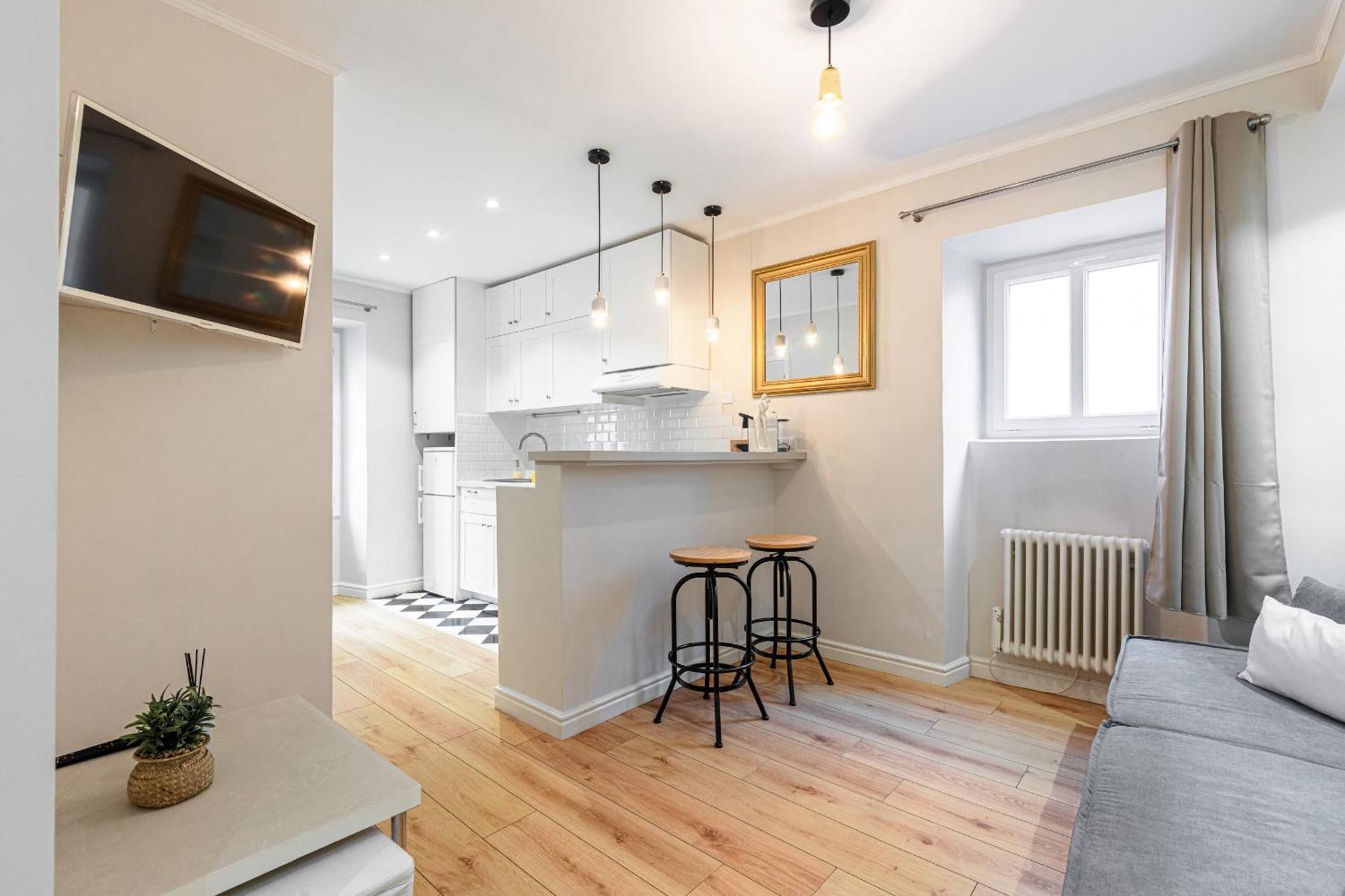 Lovely 1 Bdr Port Area Apartment Nice