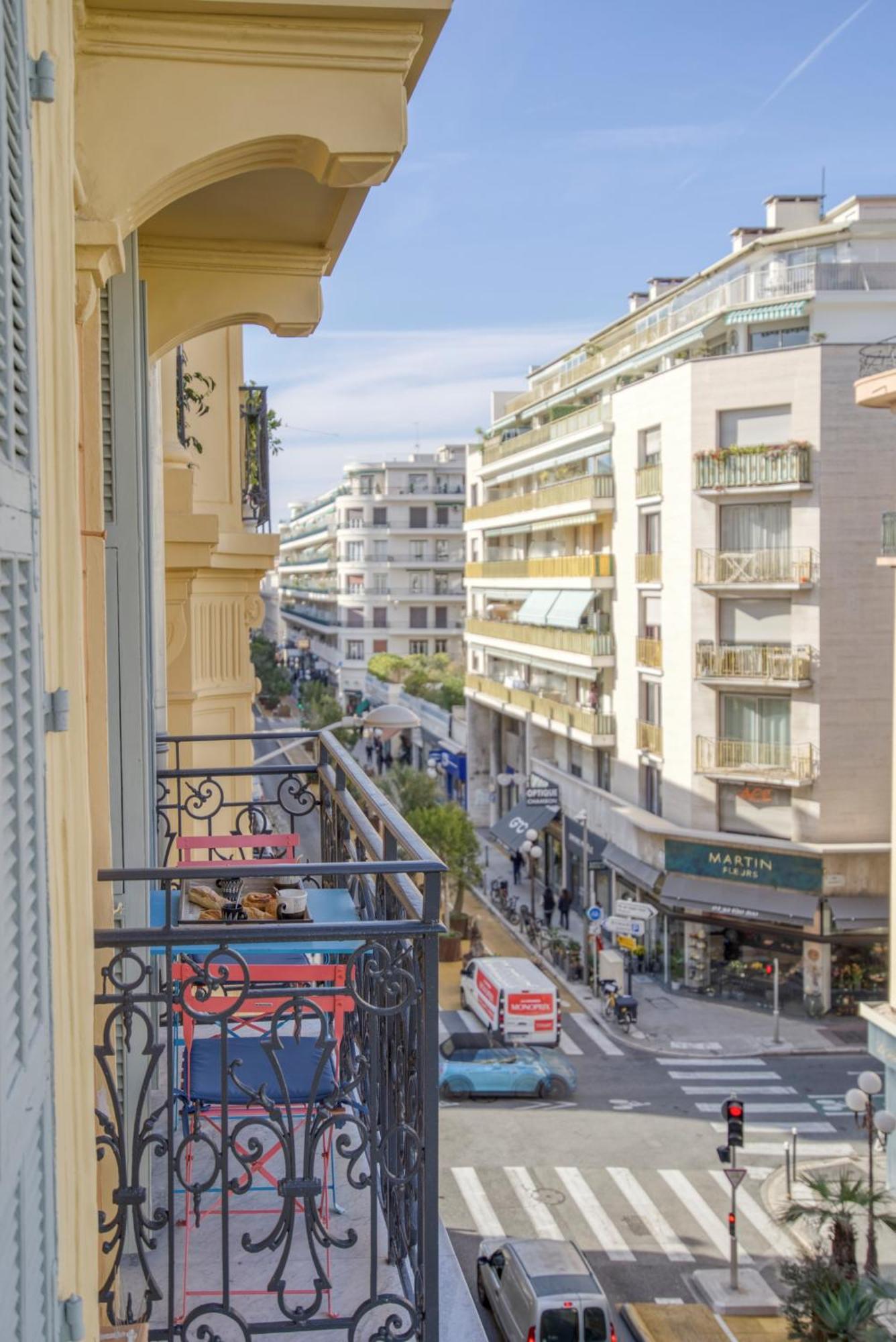 Appartement Sublime, Modern, Balconies, A/c, Refurbished *