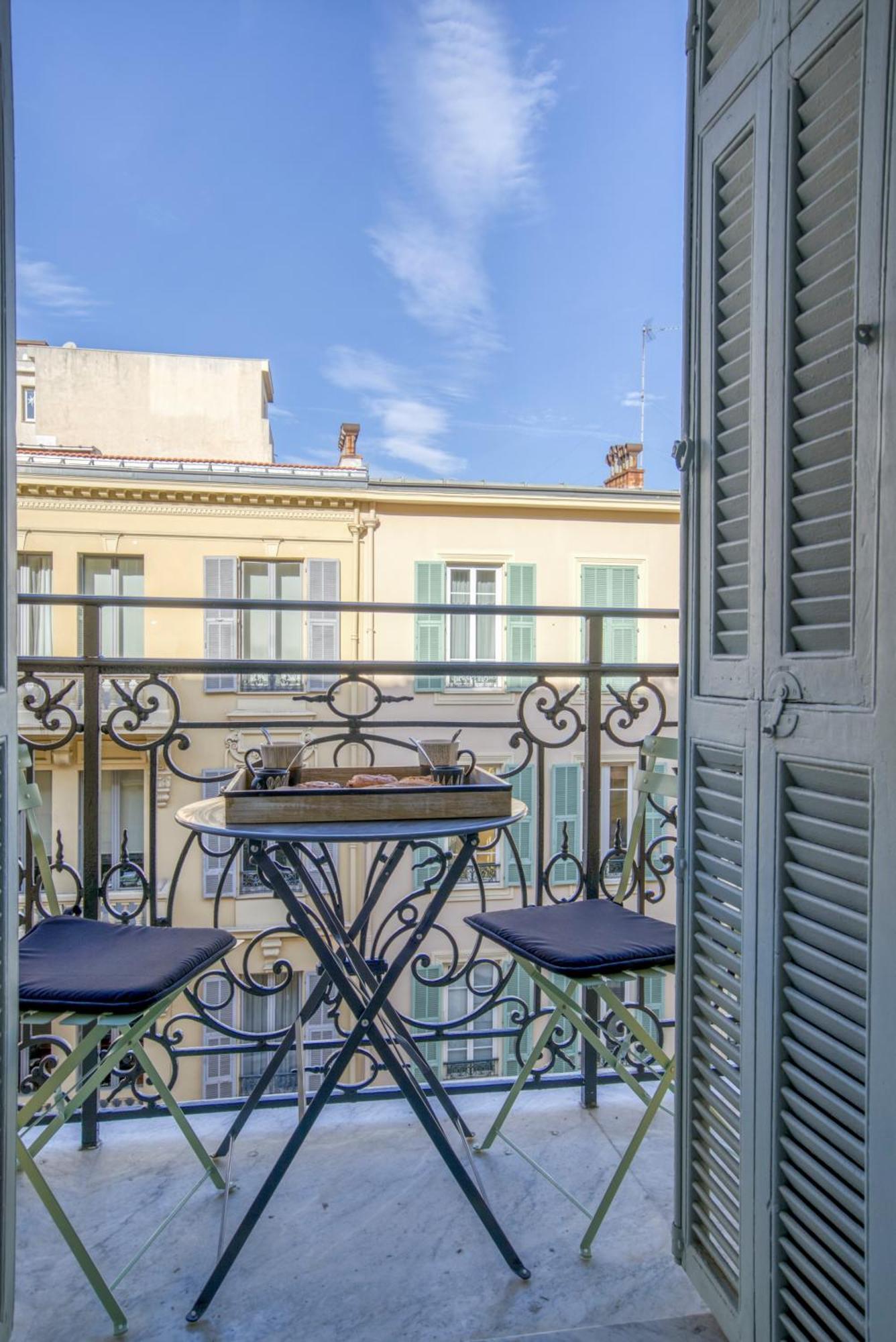 Appartement Sublime, Modern, Balconies, A/c, Refurbished *