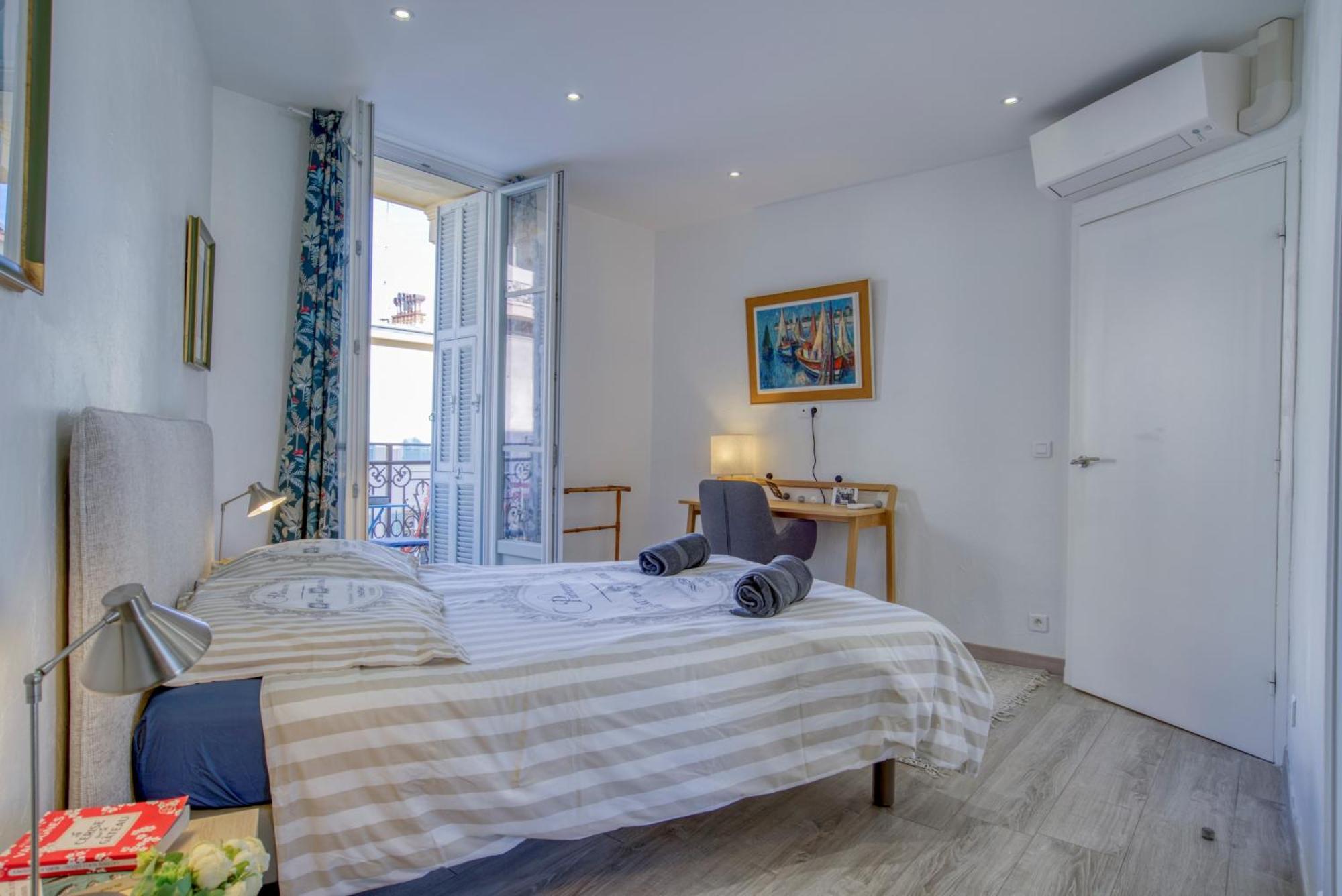 Appartement Sublime, Modern, Balconies, A/c, Refurbished