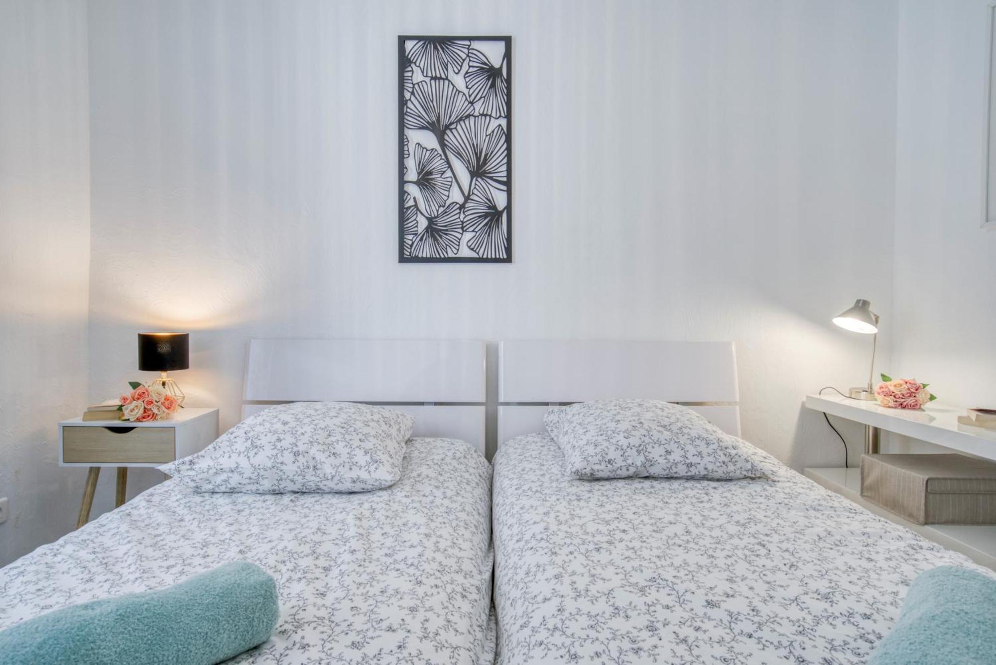 Sublime, Modern, Balconies, A/c, Refurbished Appartement *