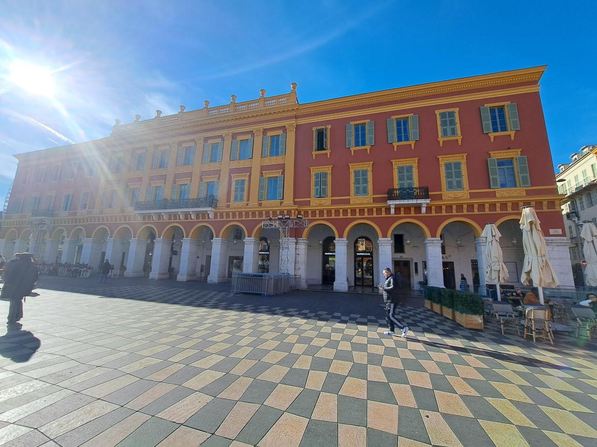Massena Square View 2 Min To The & The Old Town