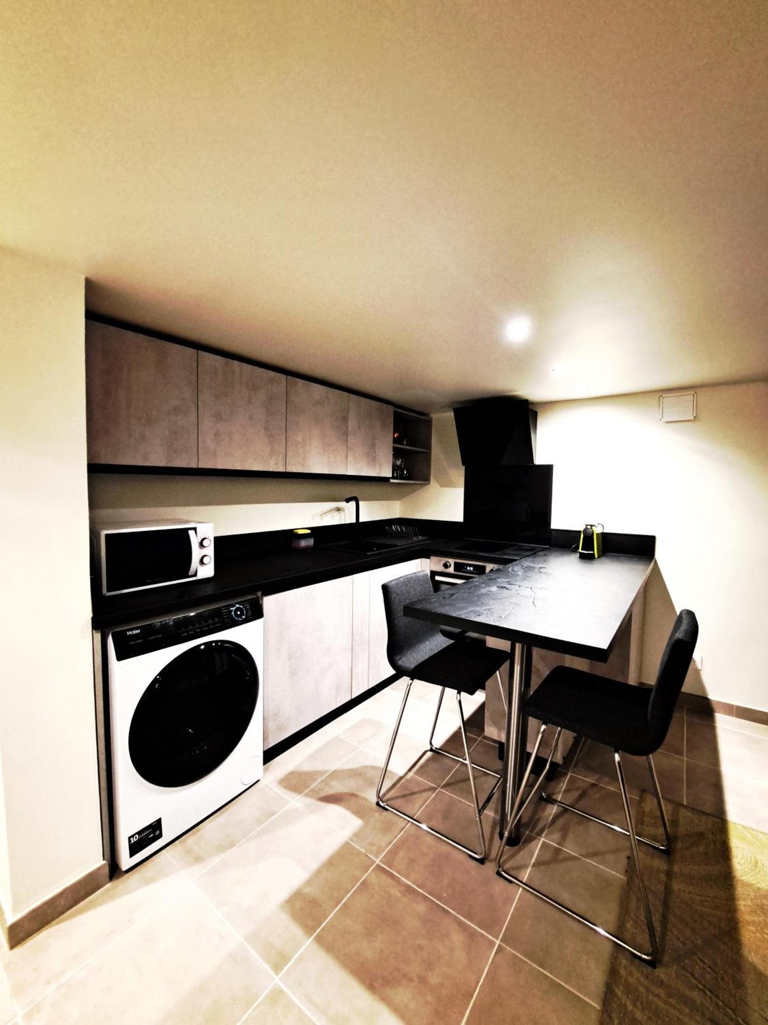 Massena Square View 2 Min To The & The Old Town *