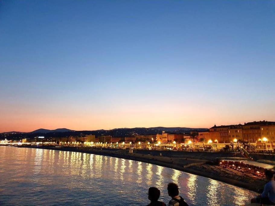 Studio T1 Centre - Ideal Couple & Amis - Confort - Wifi - Calme - Climatisation - Coin Terrasse Appartement *