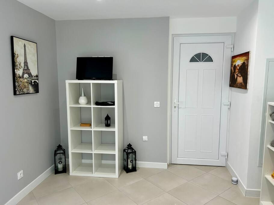 Au Calme/patio Apartment *